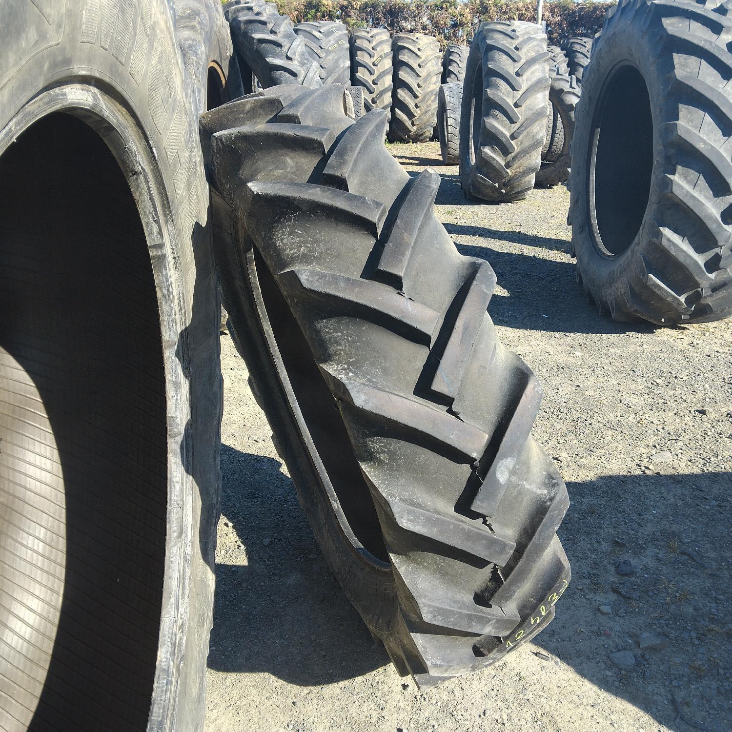  Cauciucuri 12.4-32 (320/85R32) Uniroyal