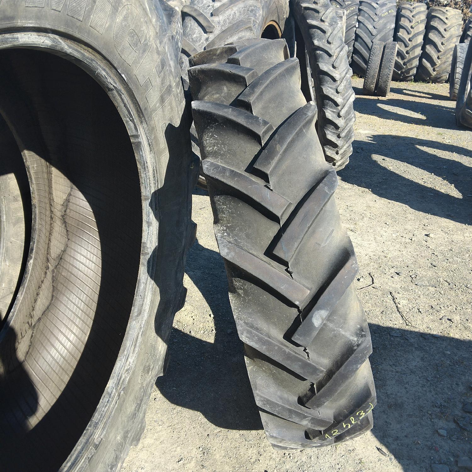  Cauciucuri 12.4-32 (320/85R32) Uniroyal