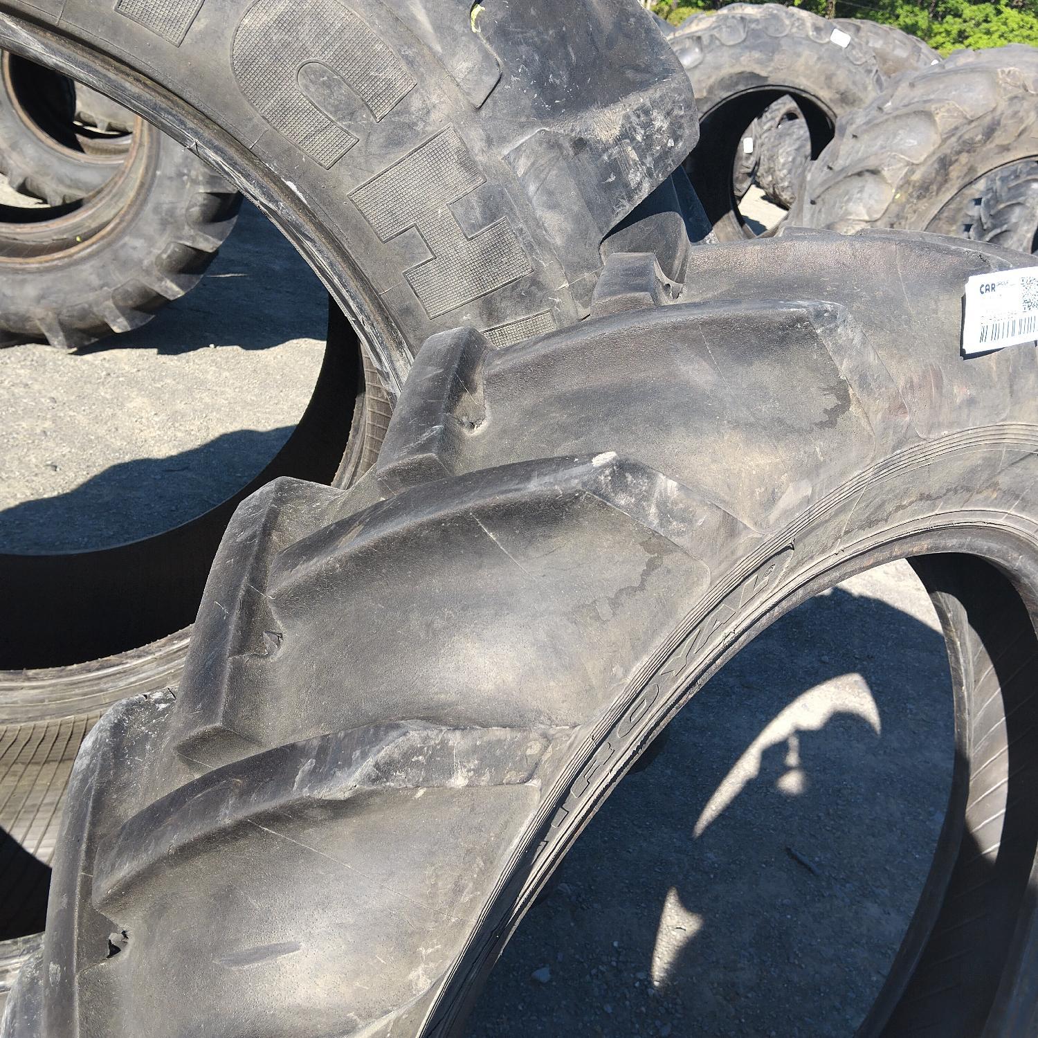  Cauciucuri 12.4-32 (320/85R32) Uniroyal