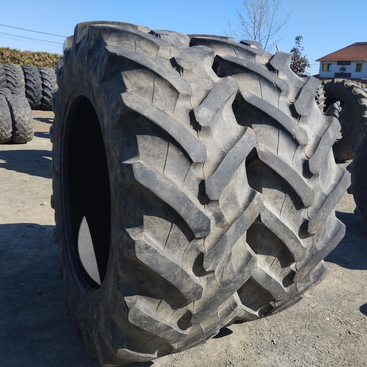  Cauciucuri 520/70R38  Pirelli