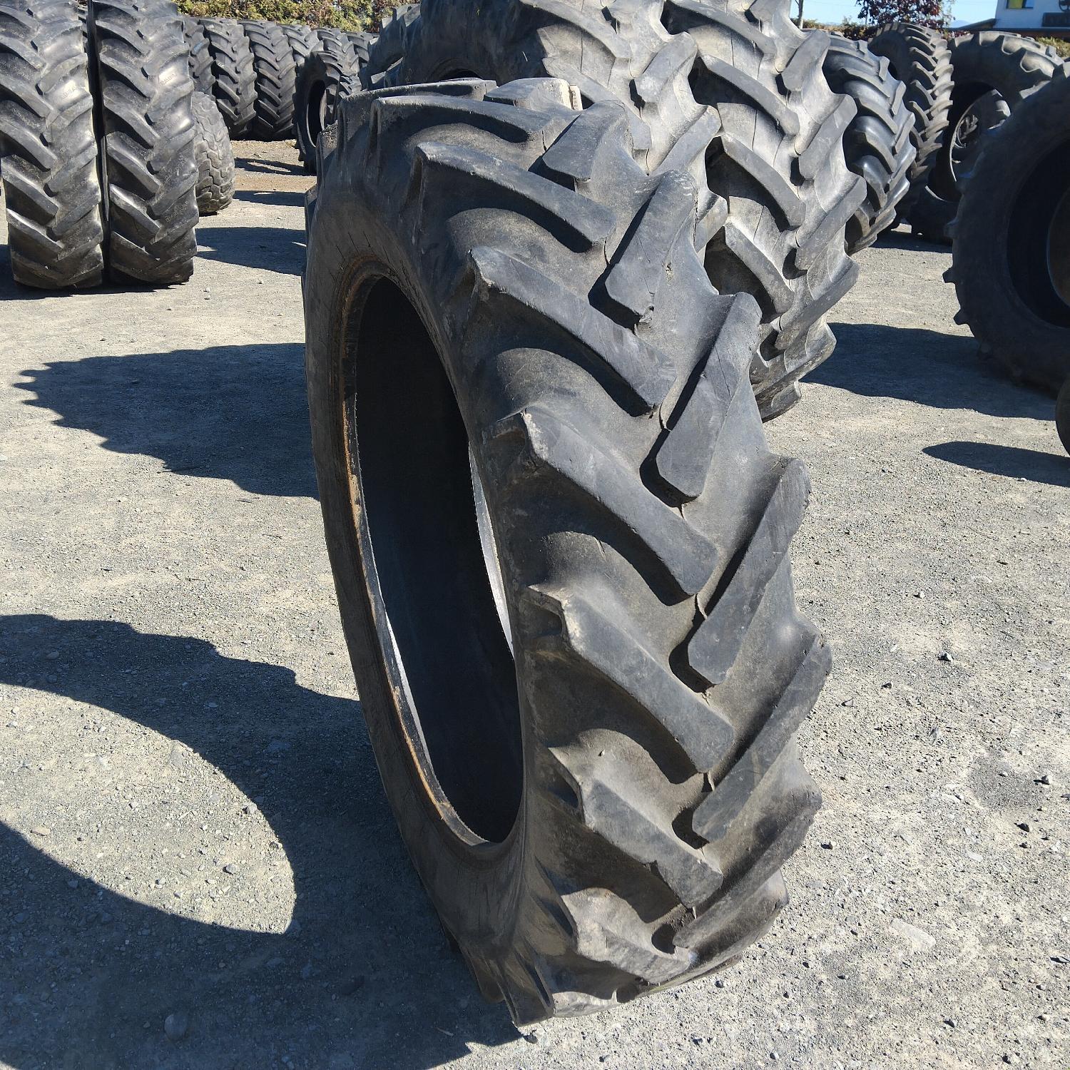  Cauciucuri 12.4-32 (320/85R32) Semperit