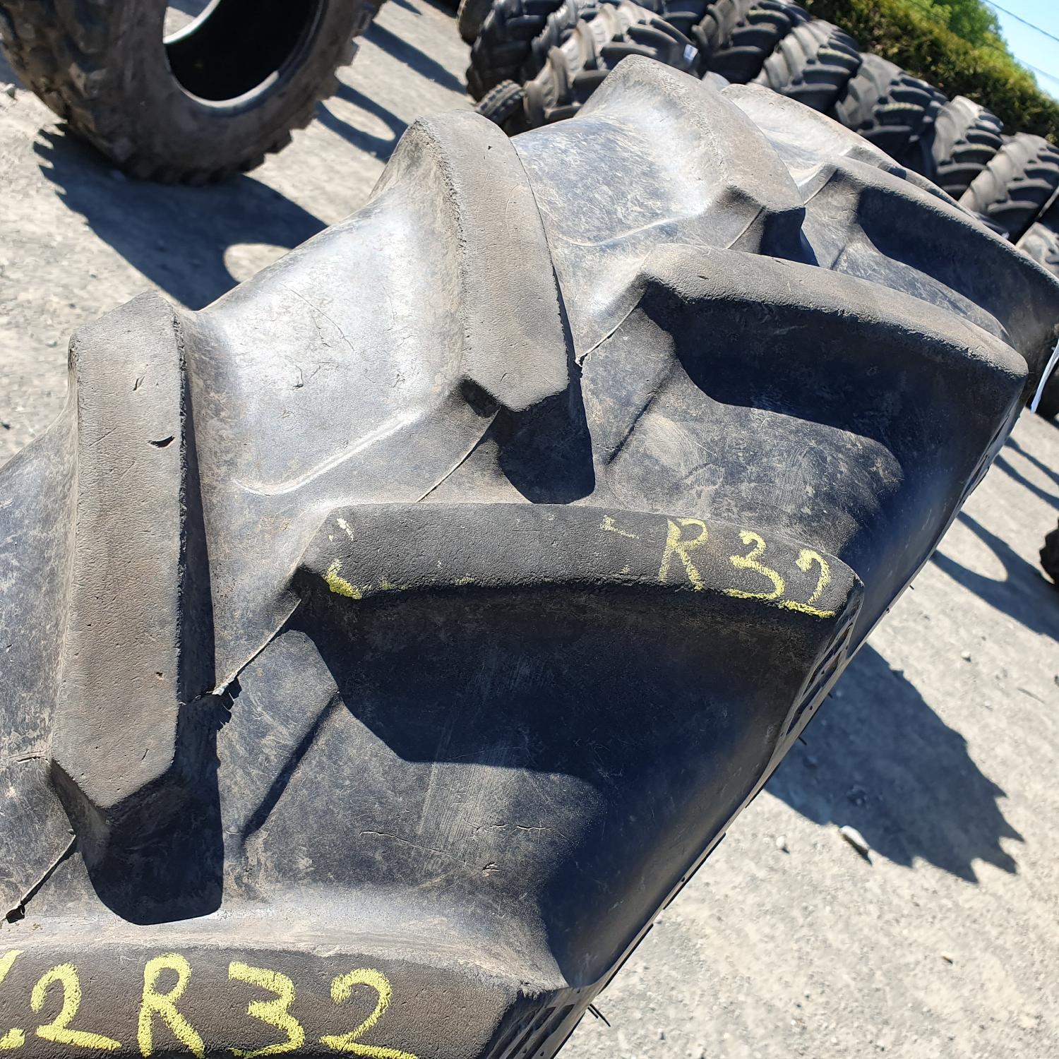  Cauciucuri 270/95R32 (11.2R32) Bkt