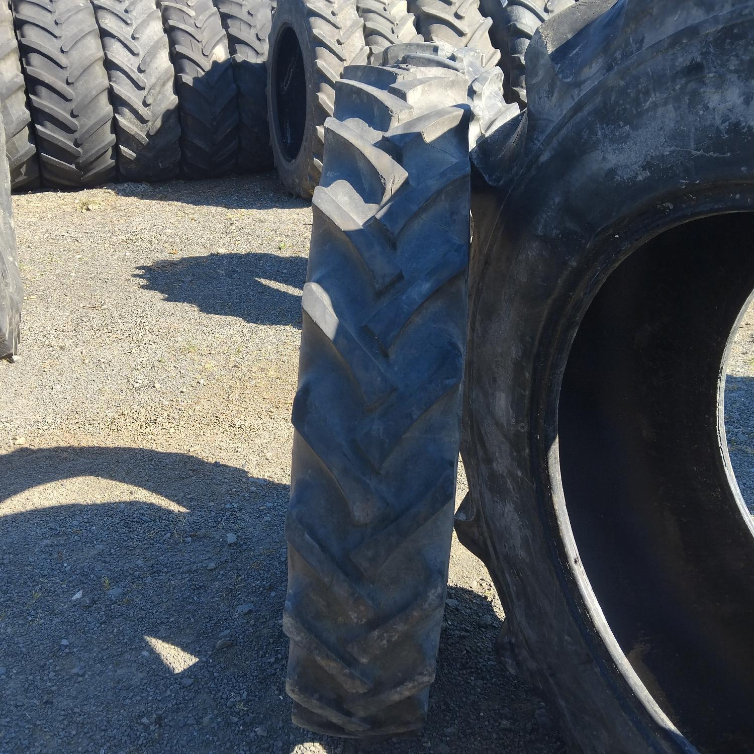  Cauciucuri 8.3-32 (210/95R32) Continental