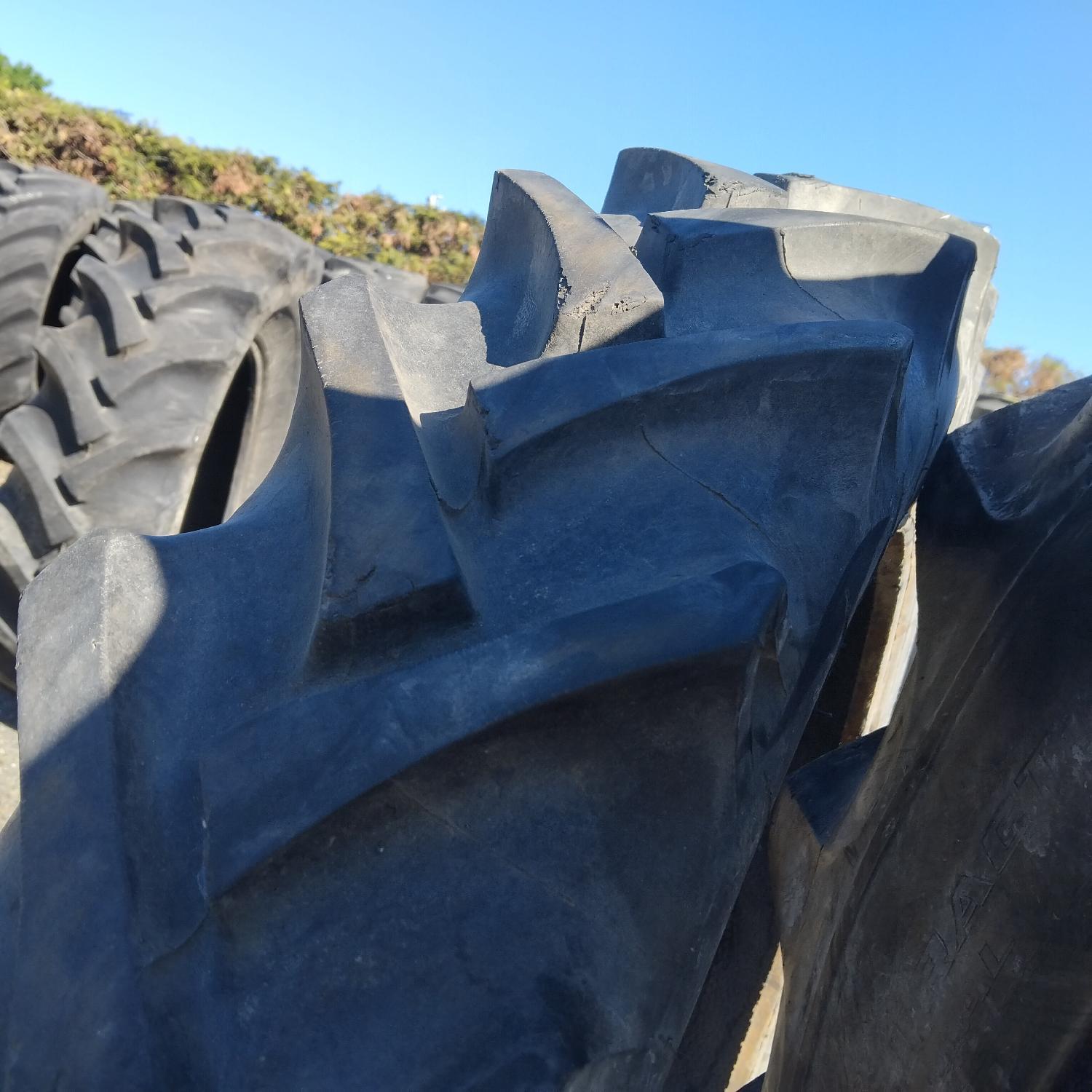  Cauciucuri 8.3-32 (210/95R32) Continental