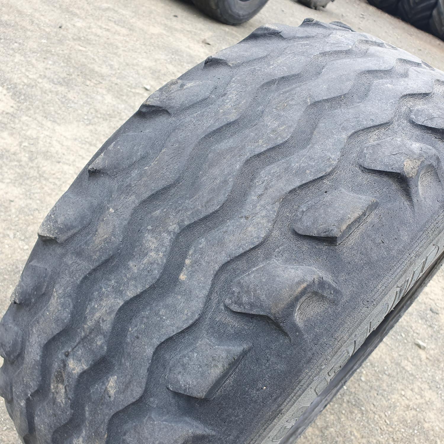  Cauciucuri 10.0/75-15.3 (260/70R15.3) Tvs