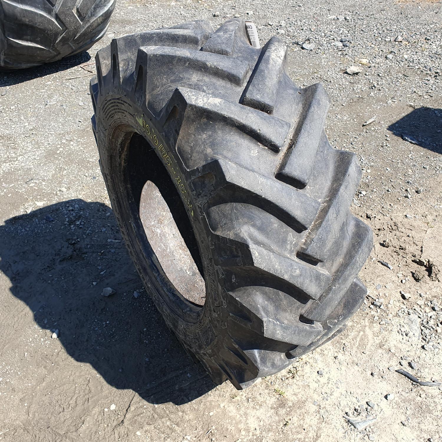  Cauciucuri 10.0/75-15.3 (260/70R15.3) Bkt