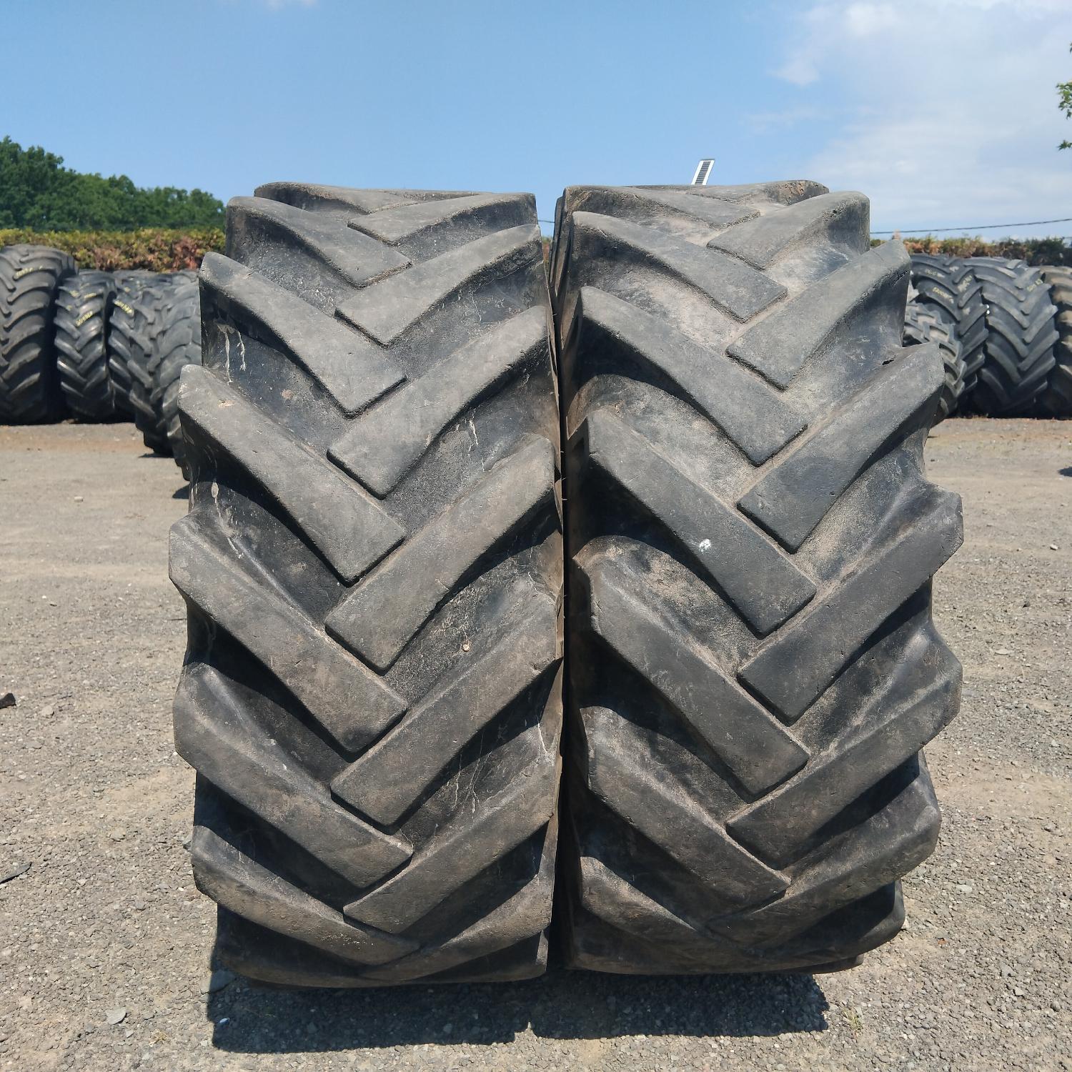  Cauciucuri 11.5/80-15.3  Bkt