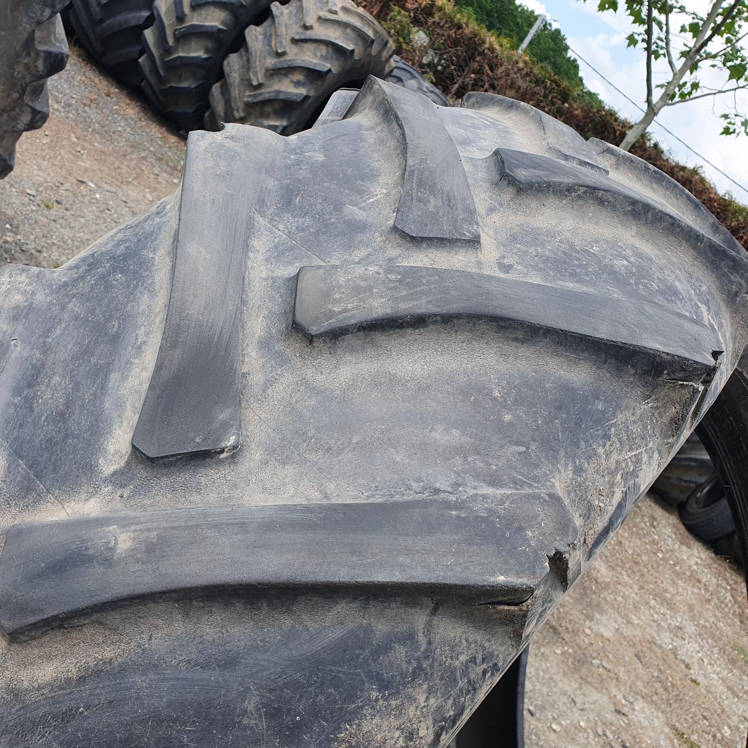  Cauciucuri 16.9-34 (420/85R34) Rekord