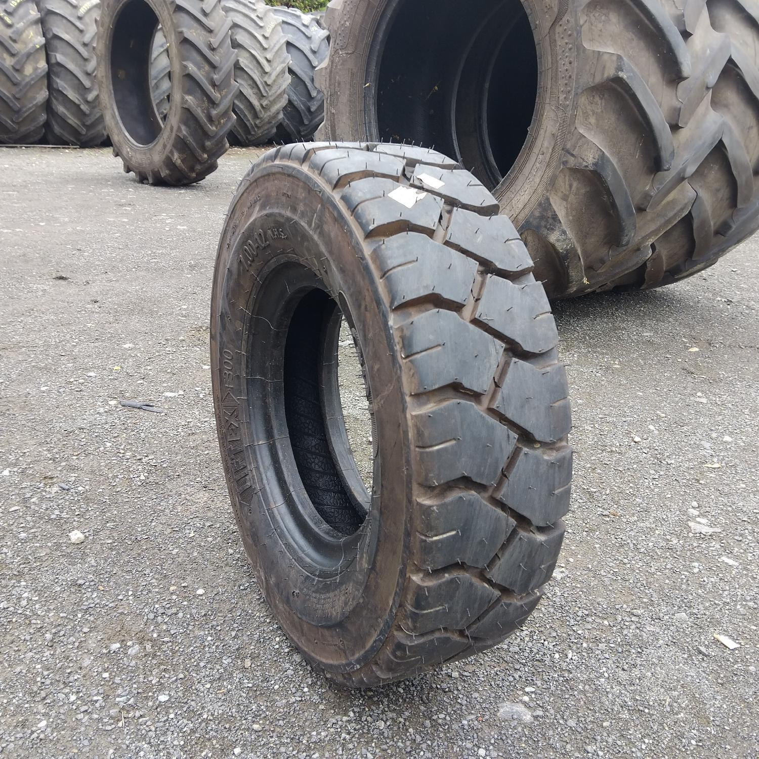  Cauciucuri 7.00-12  Gri