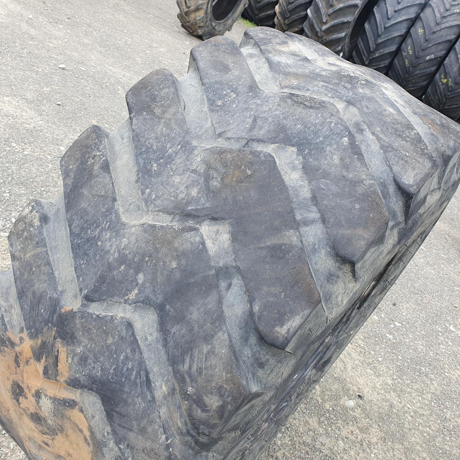  Cauciucuri 405/70R18  Firestone