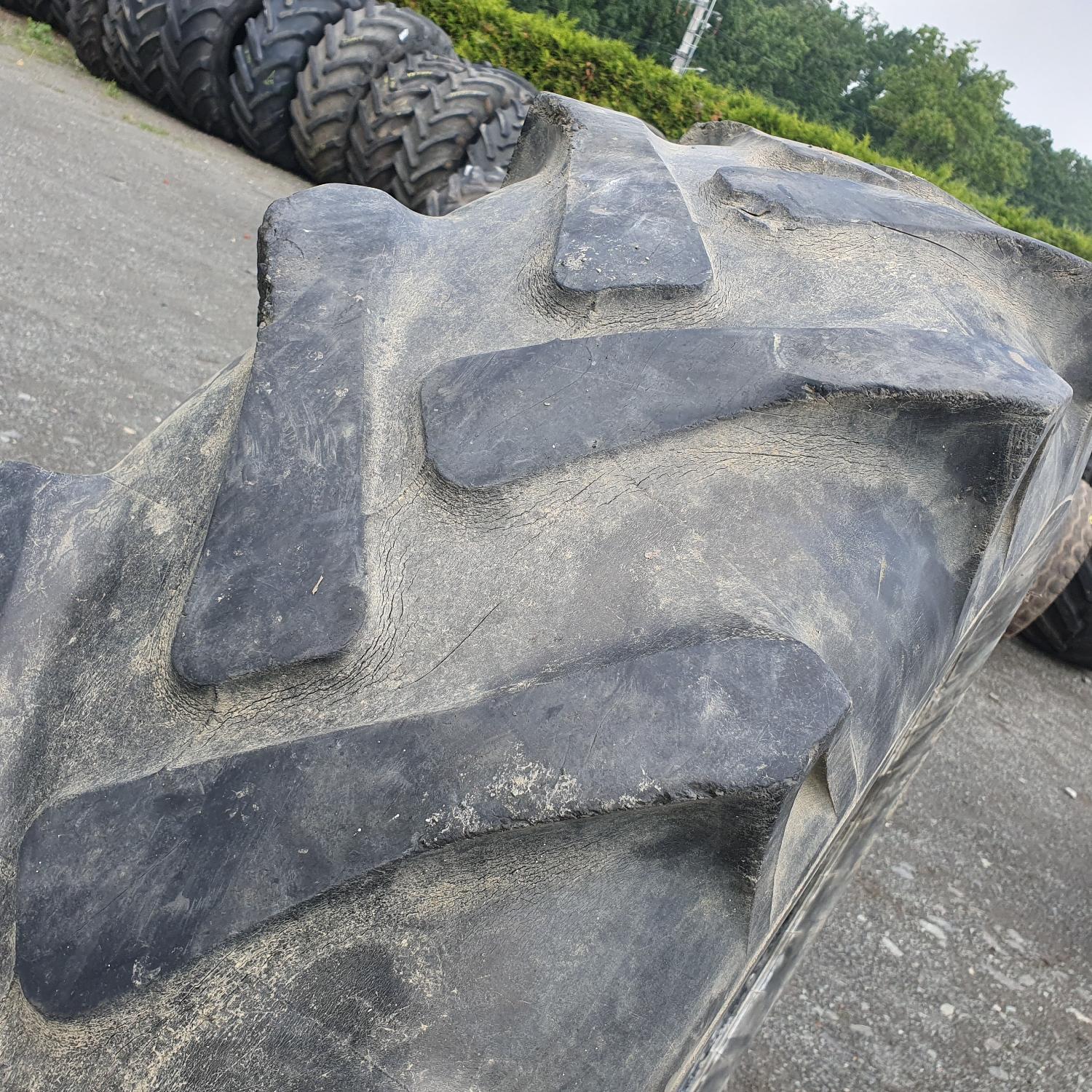  Cauciucuri 14.9-28 (380/85R28) Semperit