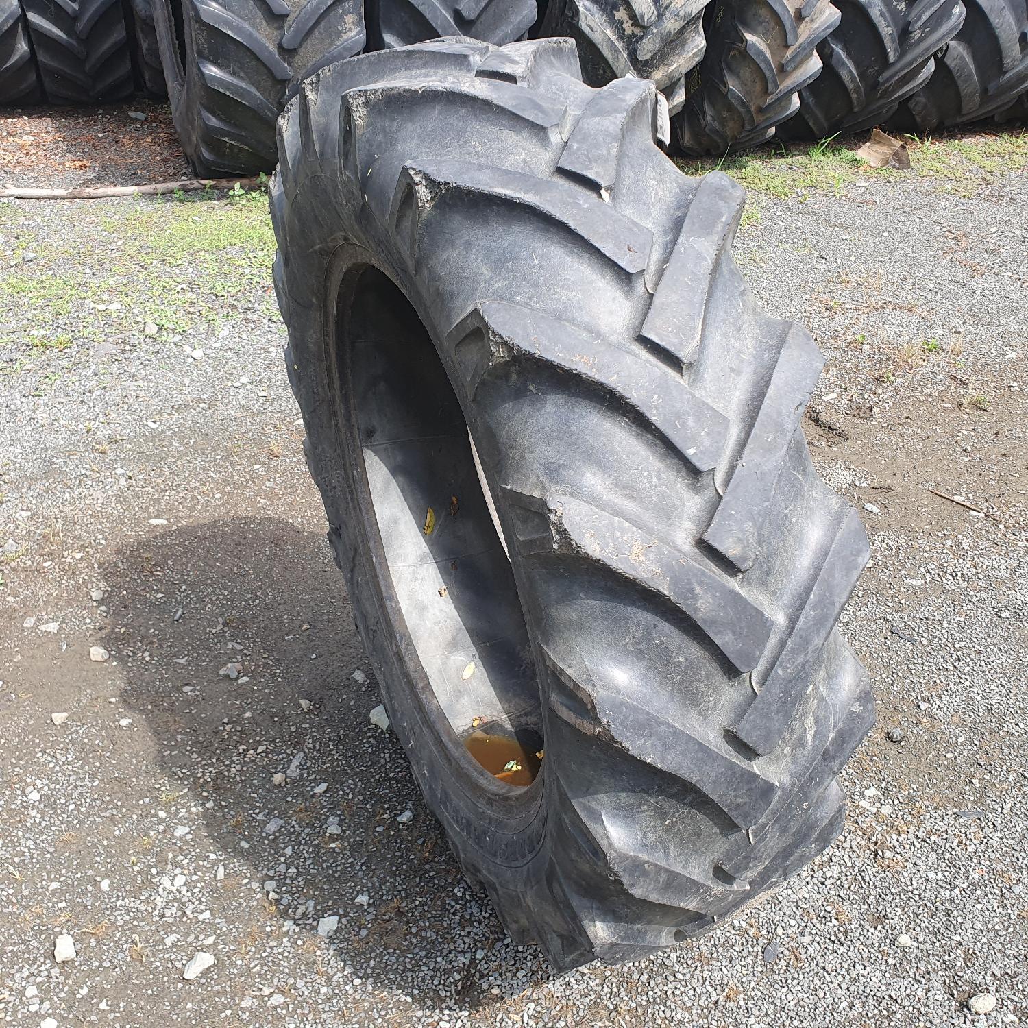  Cauciucuri 12.4-28 (320/85R28) Vredestein
