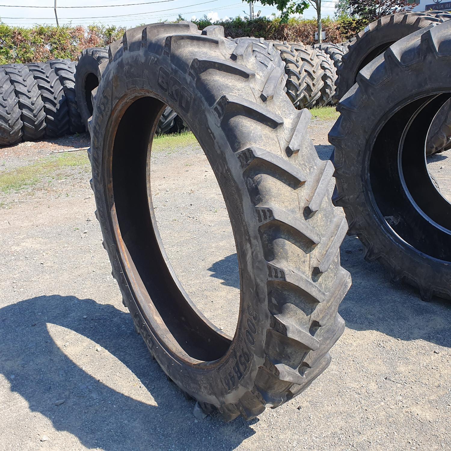  Cauciucuri 300/95R46 (12.4R46) Bkt