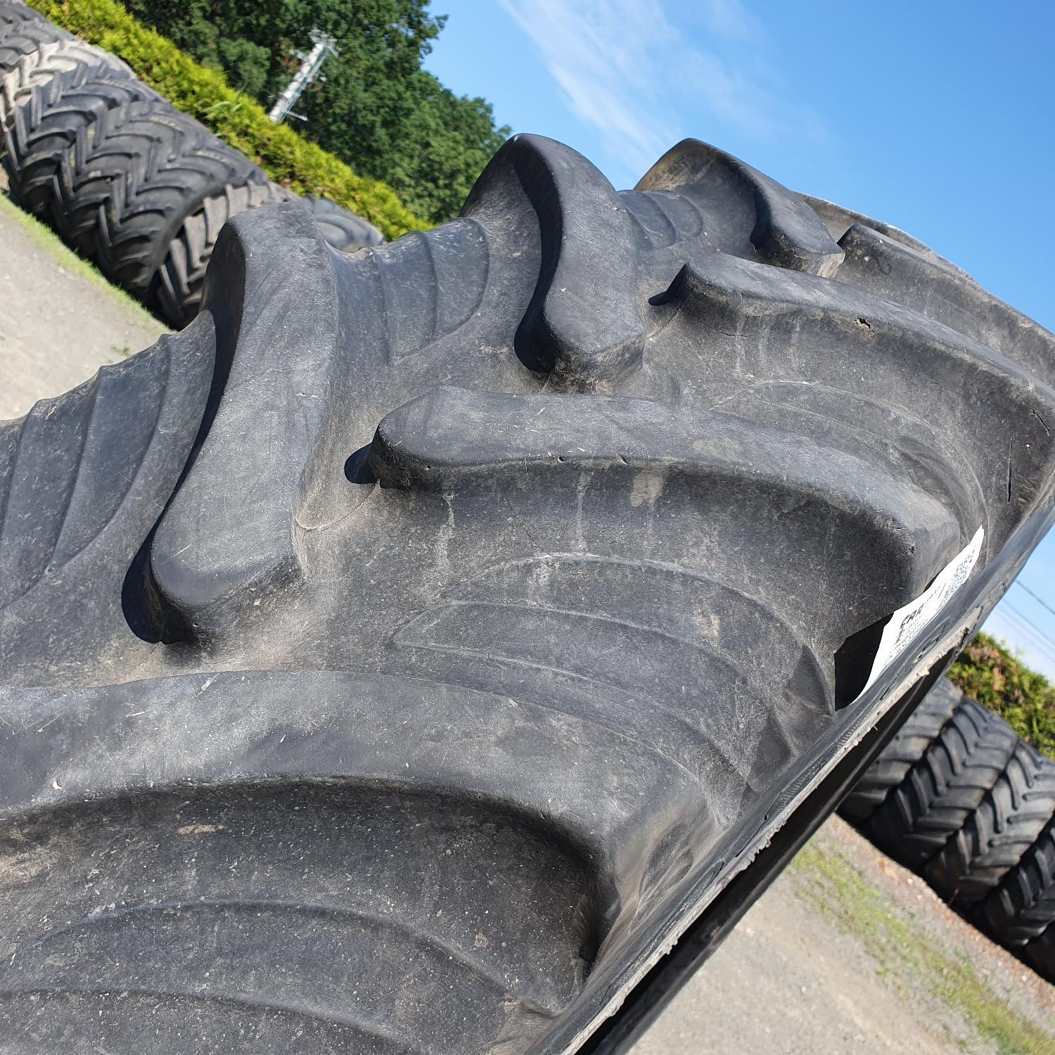  Cauciucuri 340/85R48 (13.6R48) Taurus