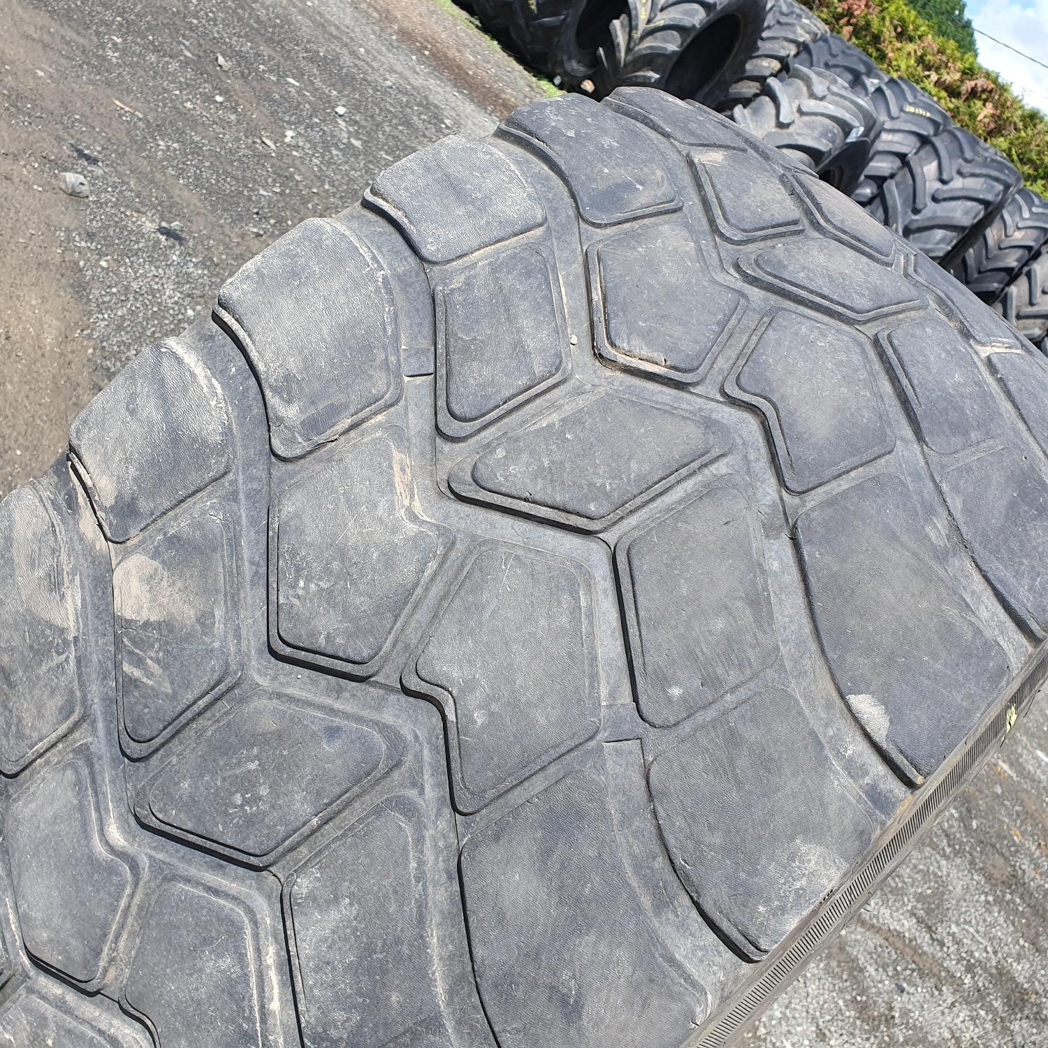  Cauciucuri 445/45R19.5  Leao