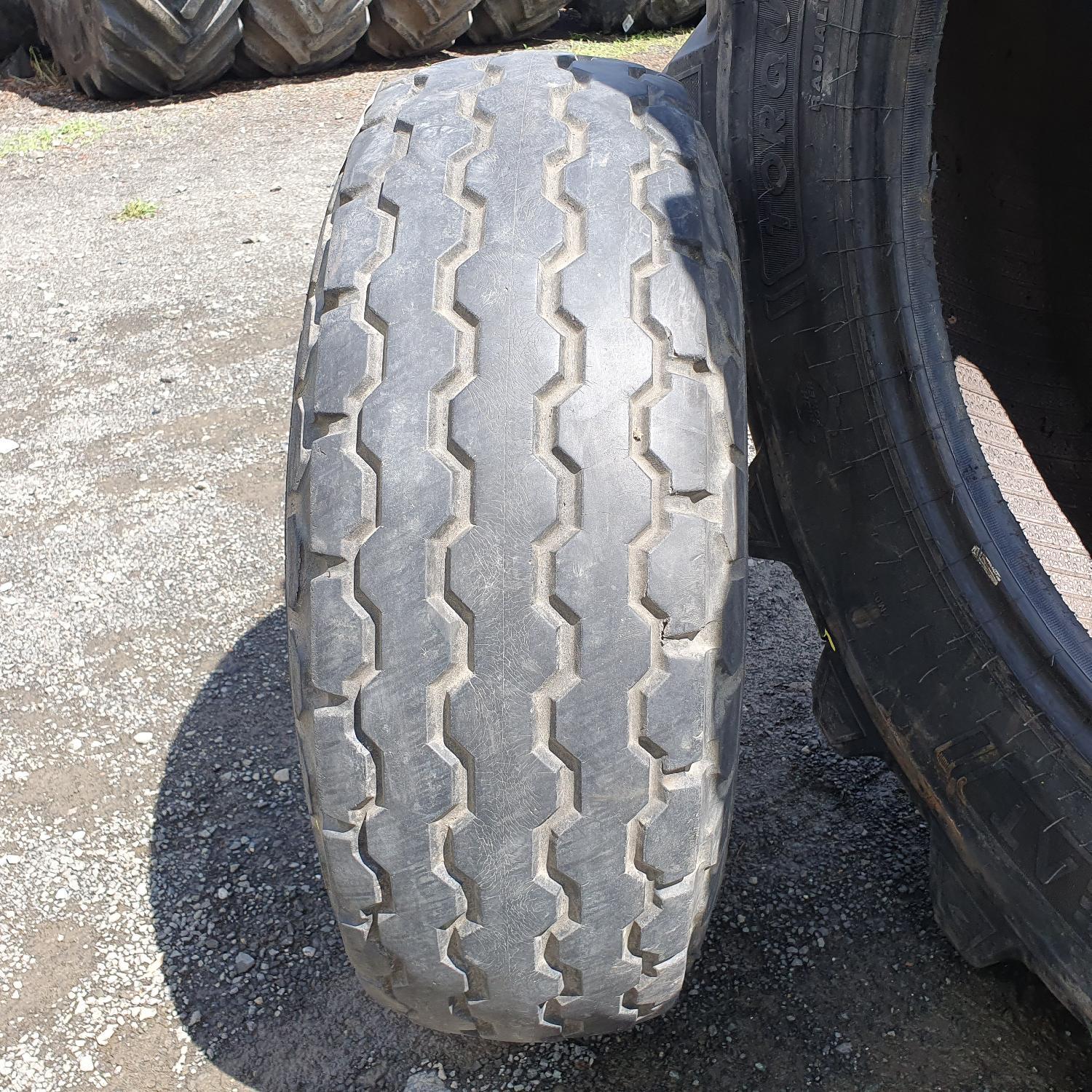  Cauciucuri 11.5-15  Semperit