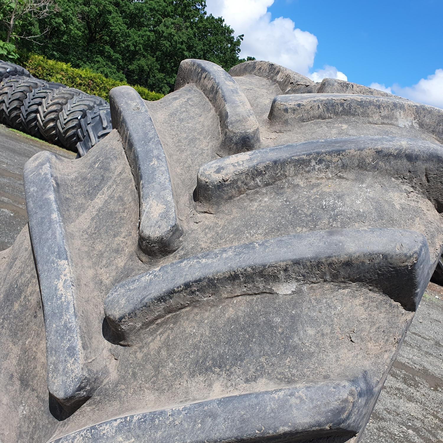  Cauciucuri 800/65R32 (30.5R32) Continental