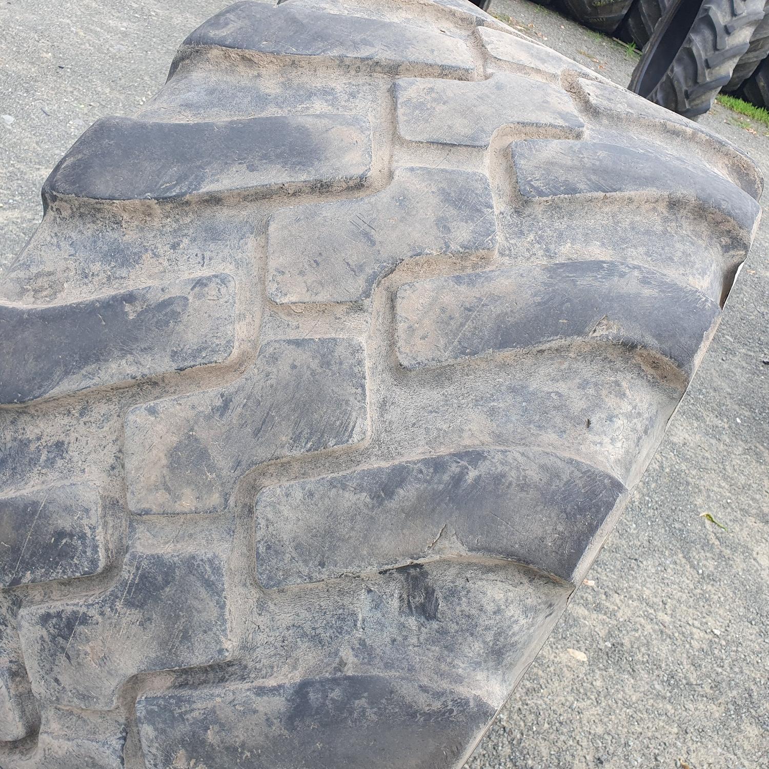  Cauciucuri 560/60R22.5  Bkt