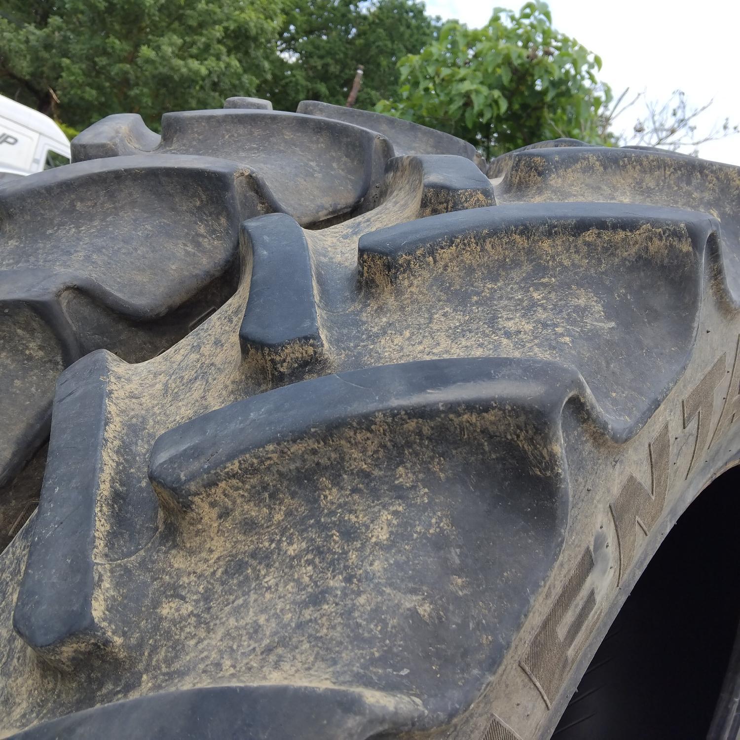  Cauciucuri 320/90R32  Continental