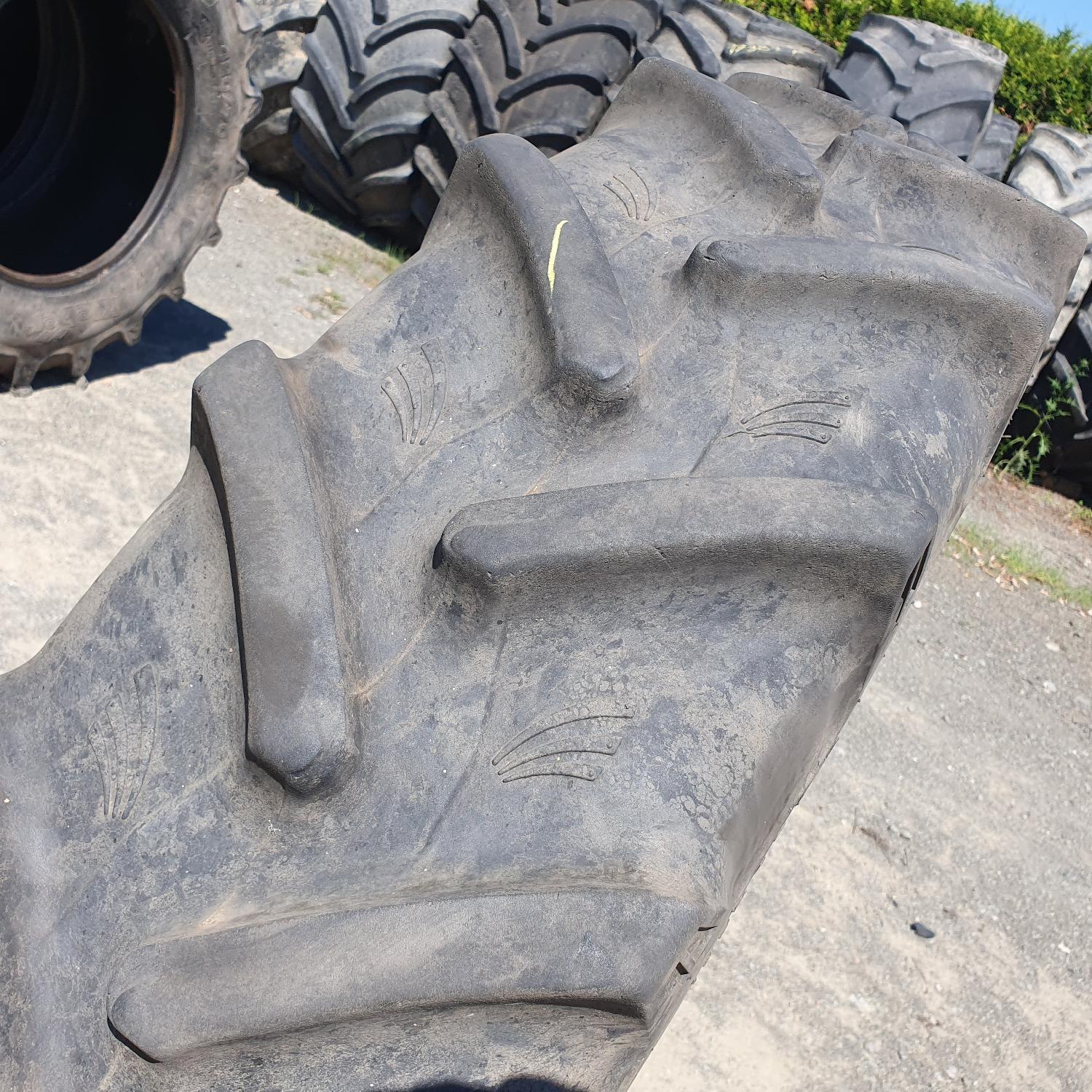  Cauciucuri 270/95R32 (11.2R32) Gri