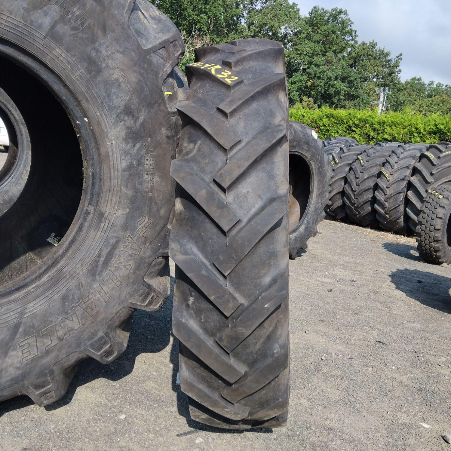  Cauciucuri 12.4-32 (320/85R32) Cultor