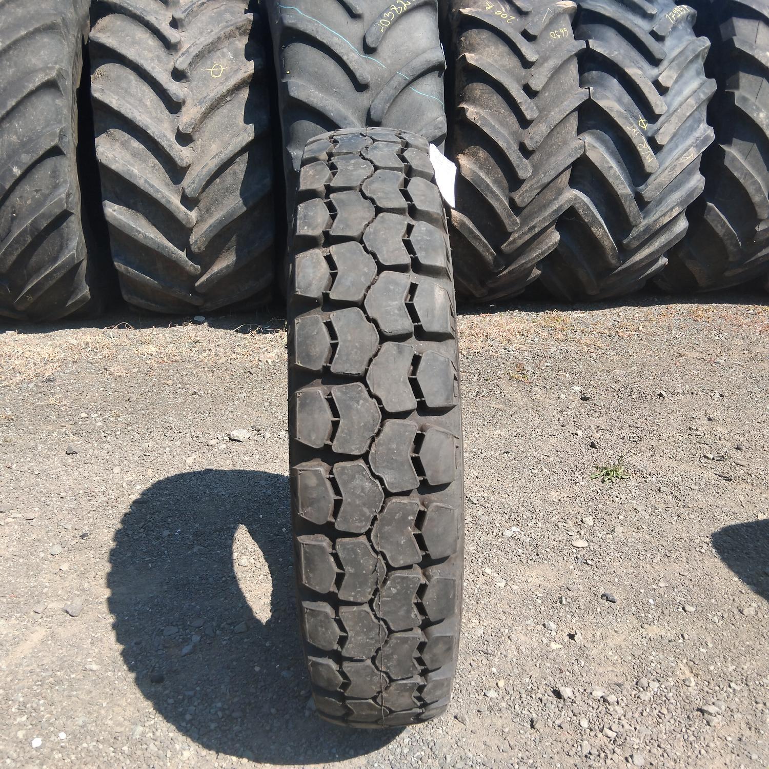  Cauciucuri 8.25R20  Universal