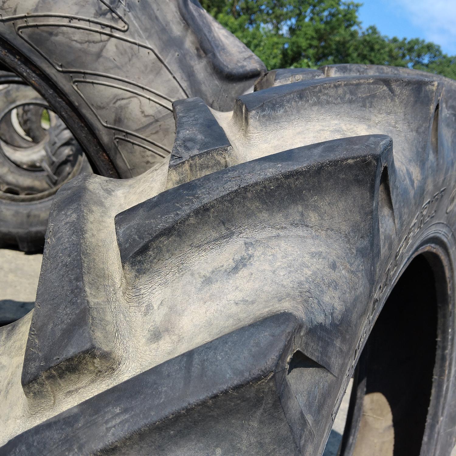  Cauciucuri 12.4-32 (320/85R32) Semperit