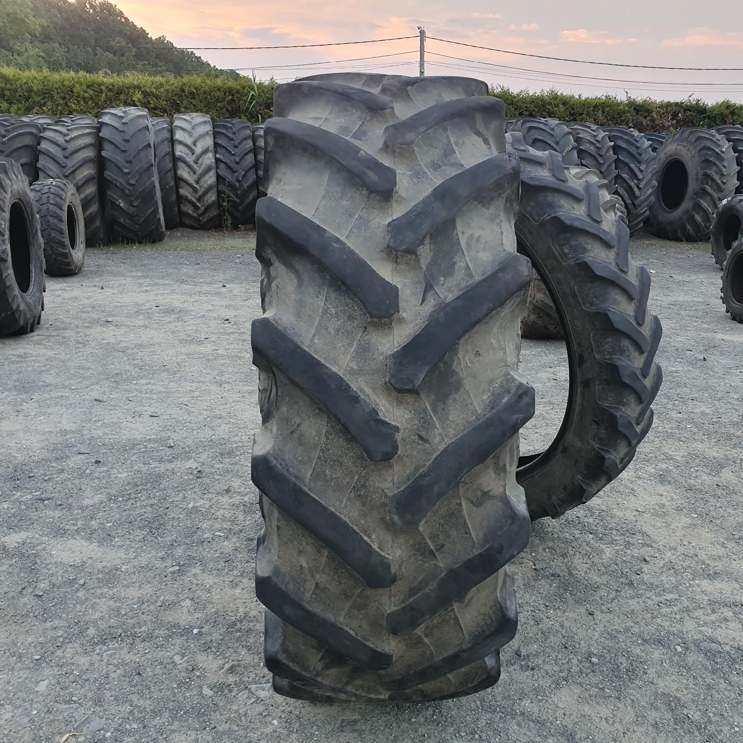  Cauciucuri 520/70R38  Pirelli