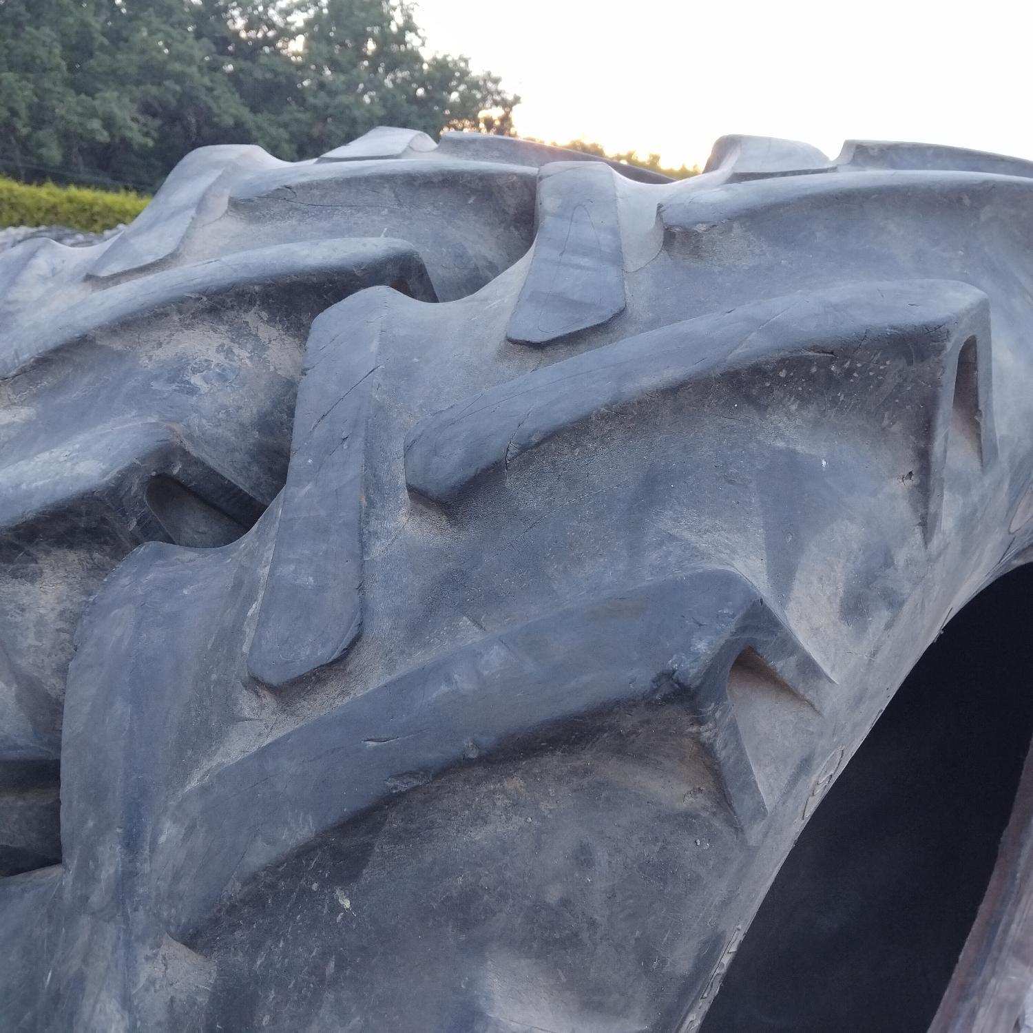 Cauciucuri 14.9-30 (380/85R30) Semperit