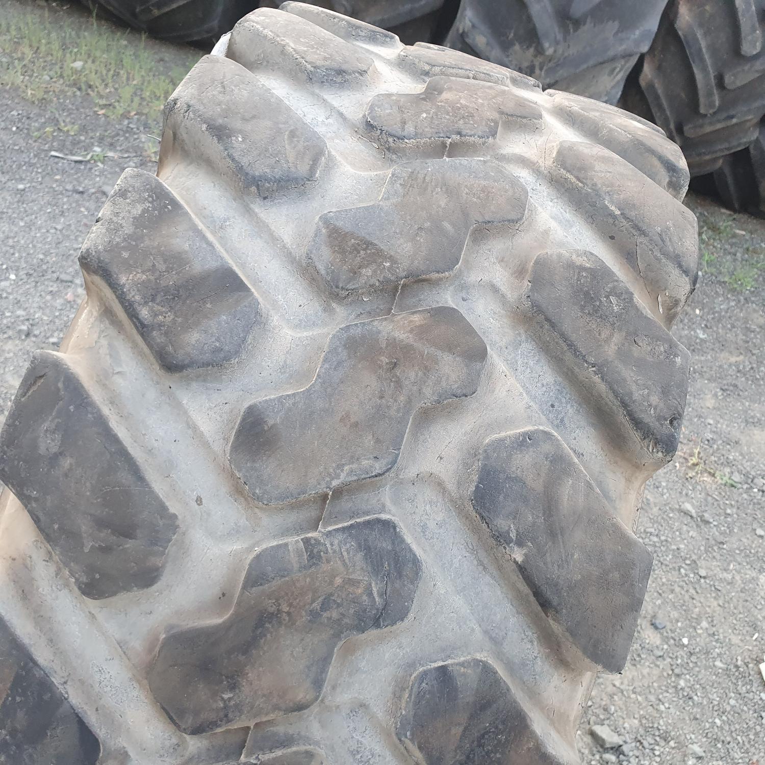  Cauciucuri 405/70R18  Firestone