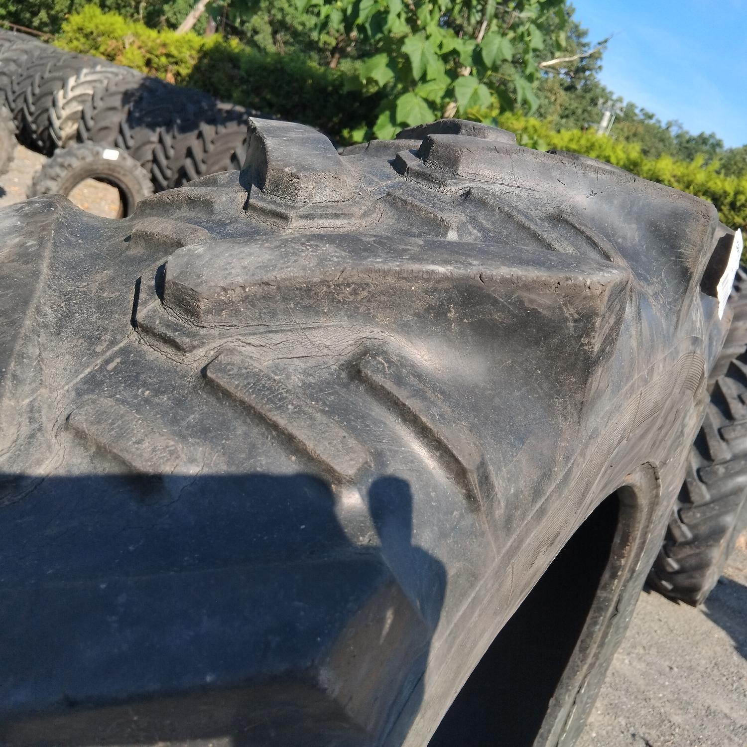  Cauciucuri 12.4R32 (320/85R32) Semperit