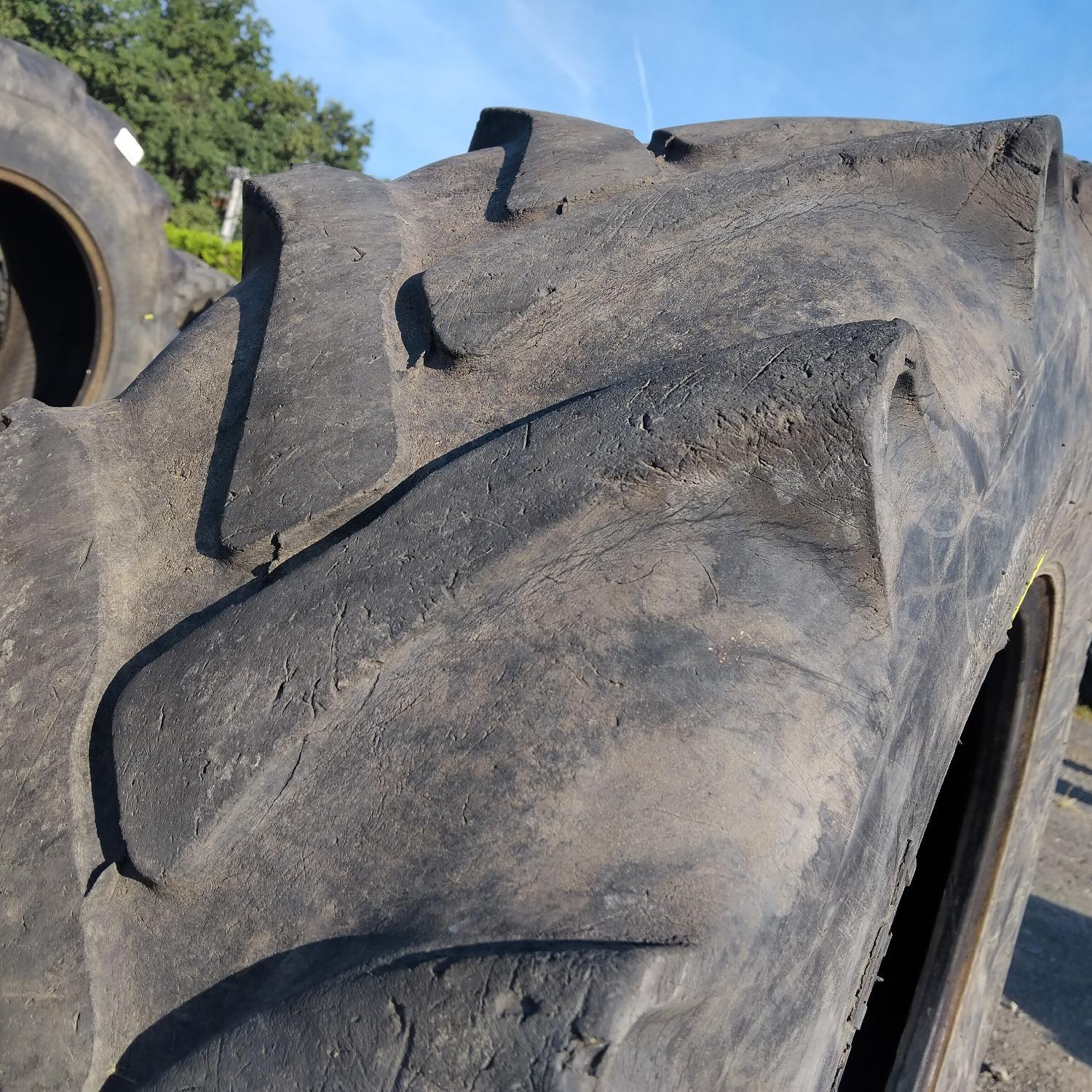  Cauciucuri 15.5/80-24 (400/80R24) Solideal