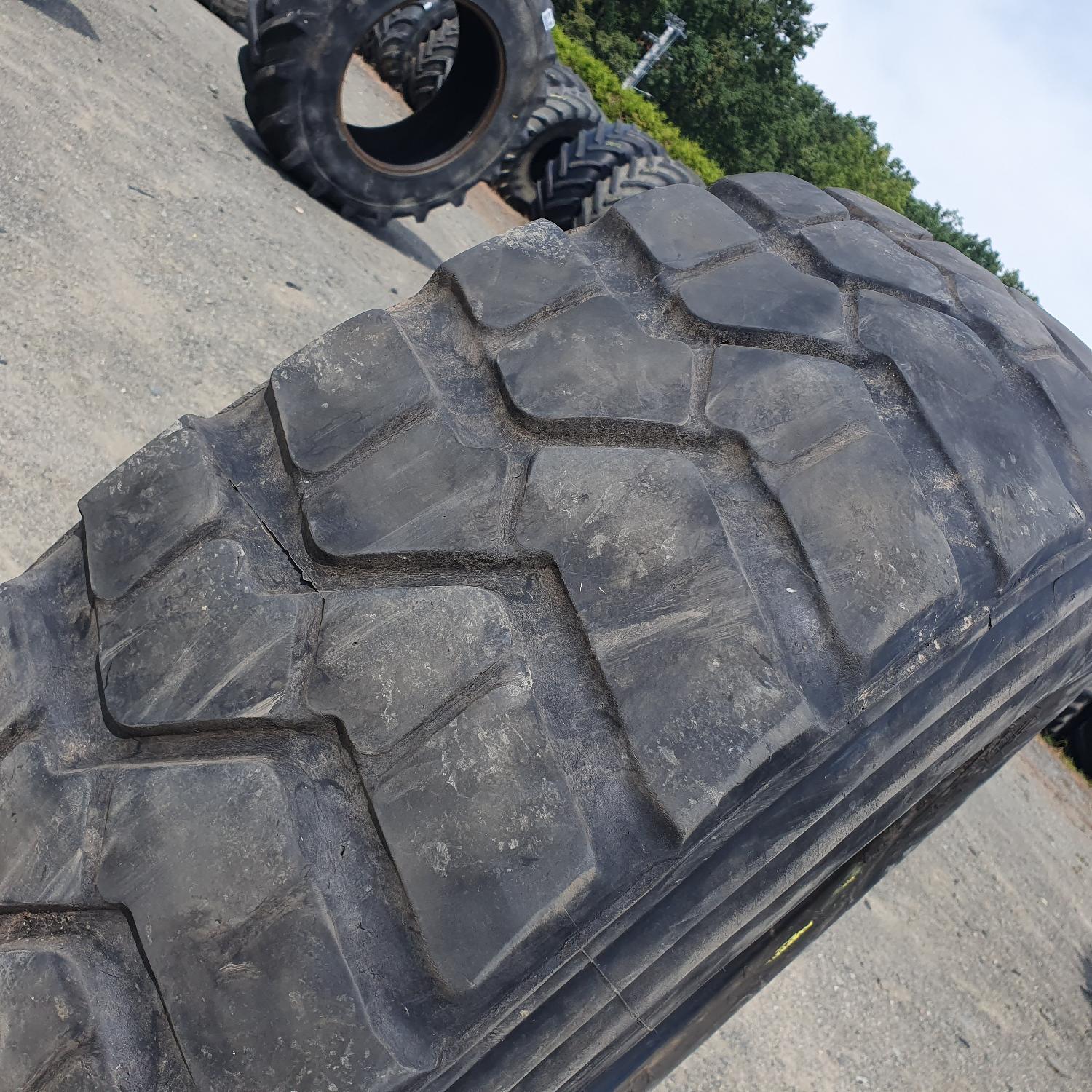  Cauciucuri 365/80R20 (14.5R20) Pirelli