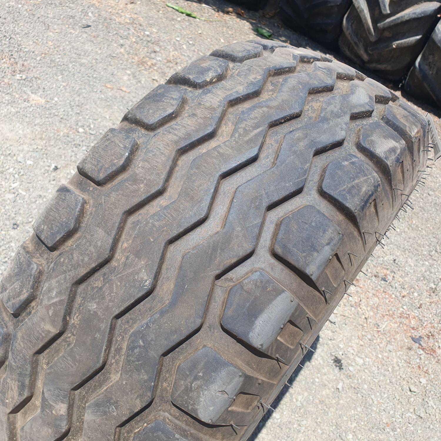  Cauciucuri 10.0/75-15.3 (260/70R15.3) Bkt