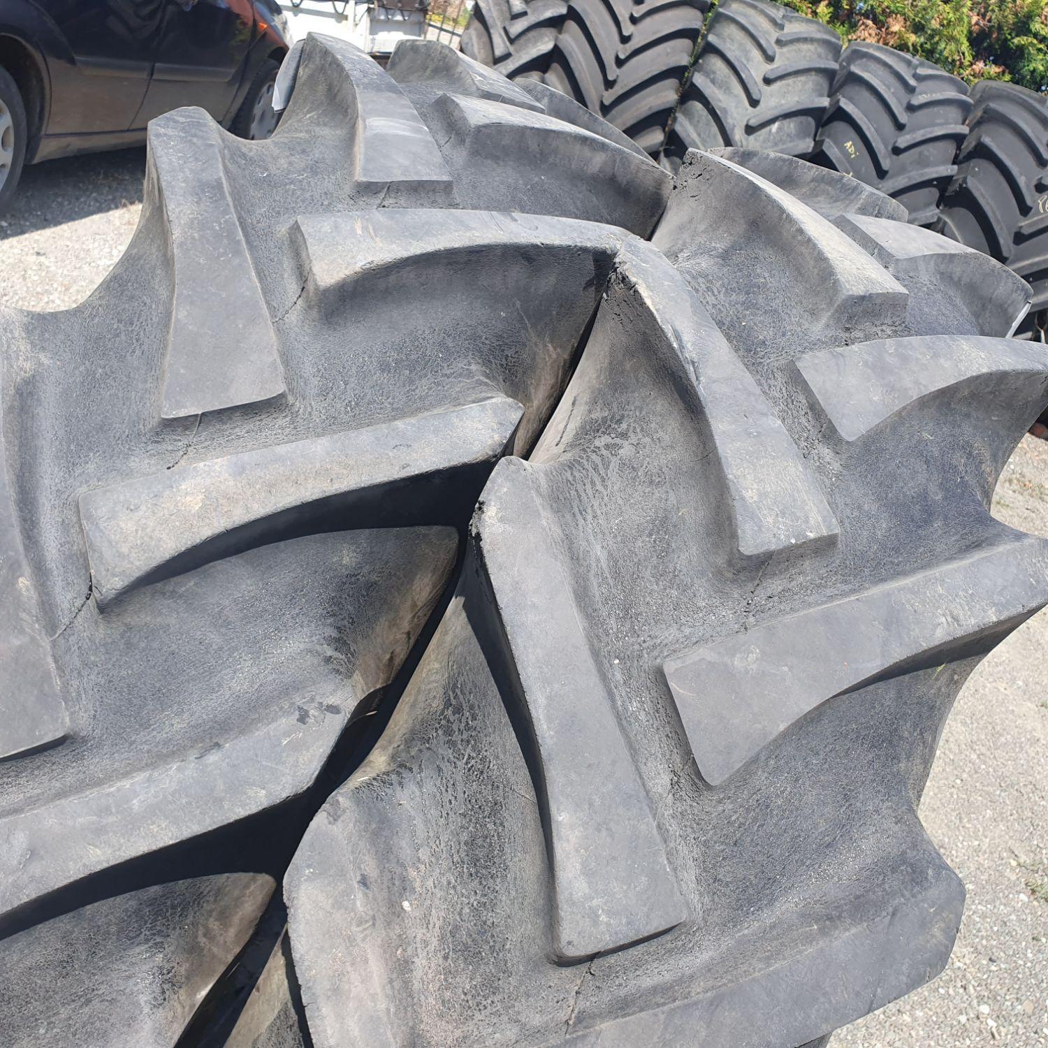  Cauciucuri 12.4-28 (320/85R28) Continental