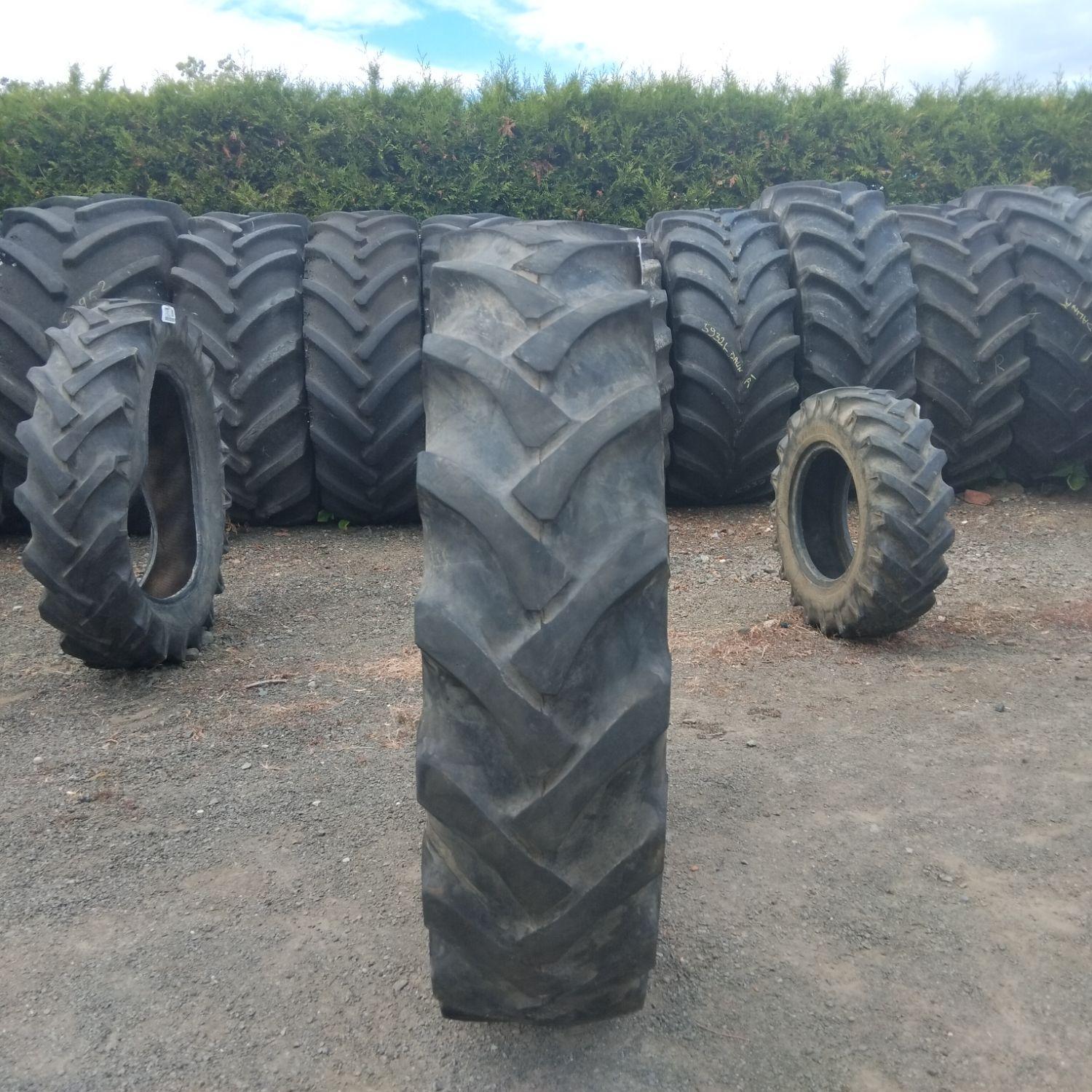  Cauciucuri 12.4-32 (320/85R32) Vredestein