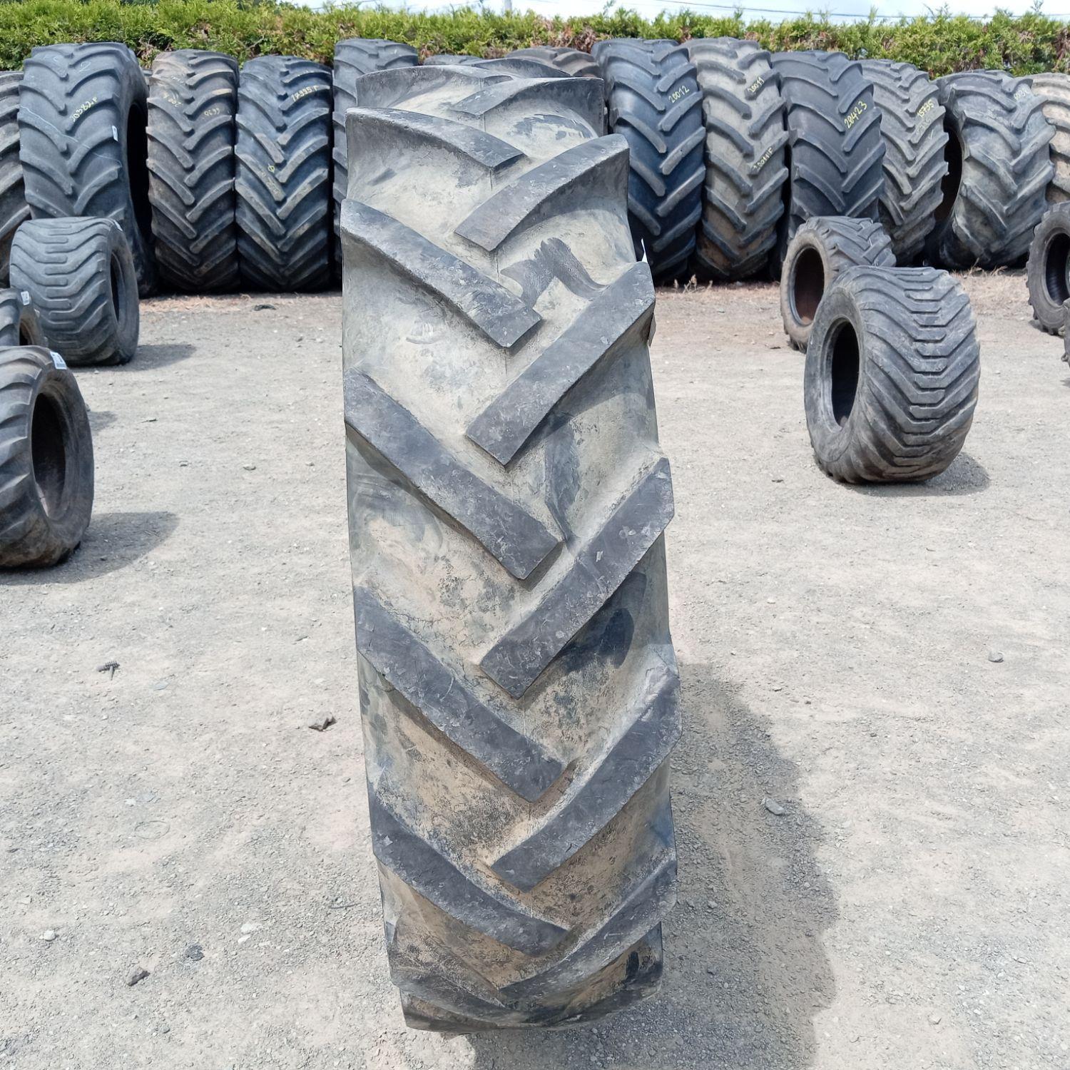  Cauciucuri 12.4-32 (320/85R32) Semperit