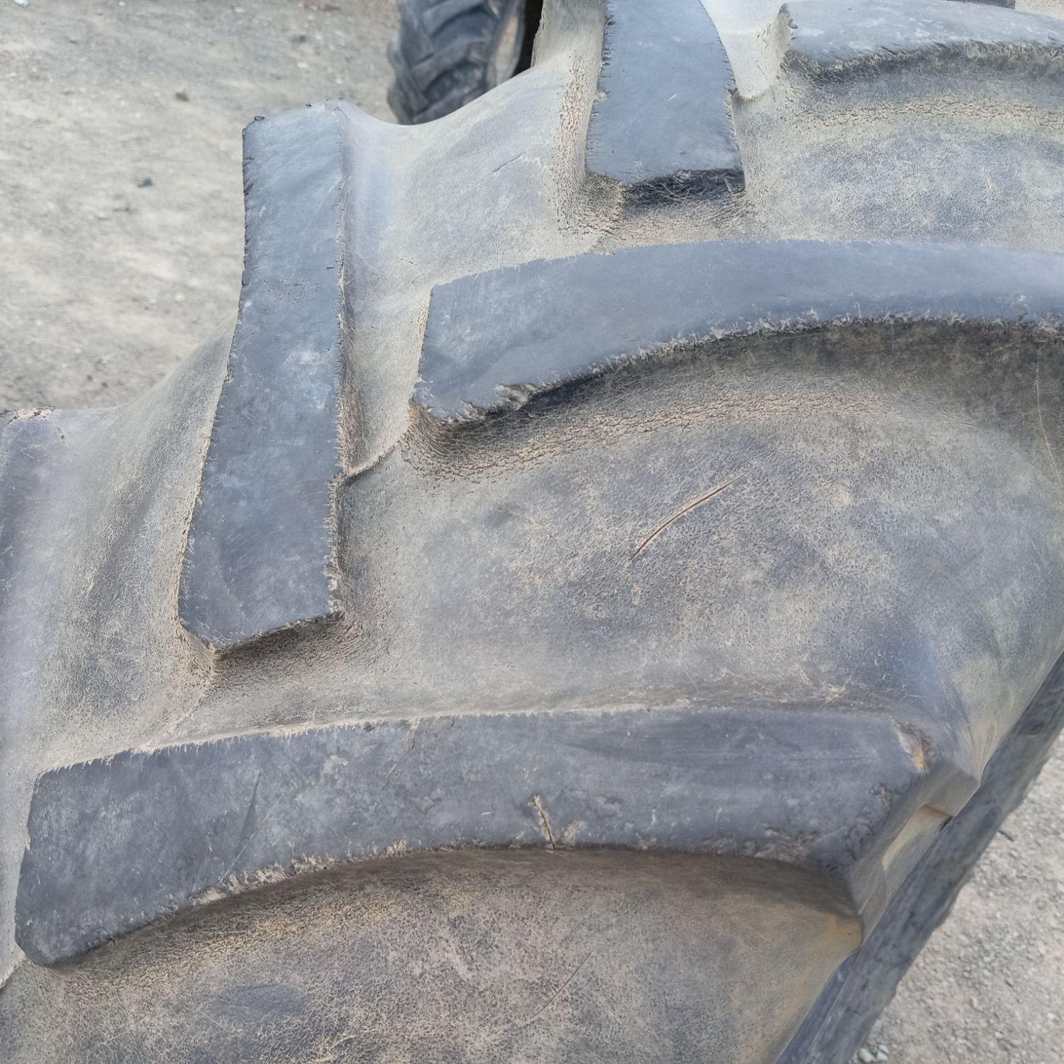  Cauciucuri 14.9-28 (380/85R28) Vredestein