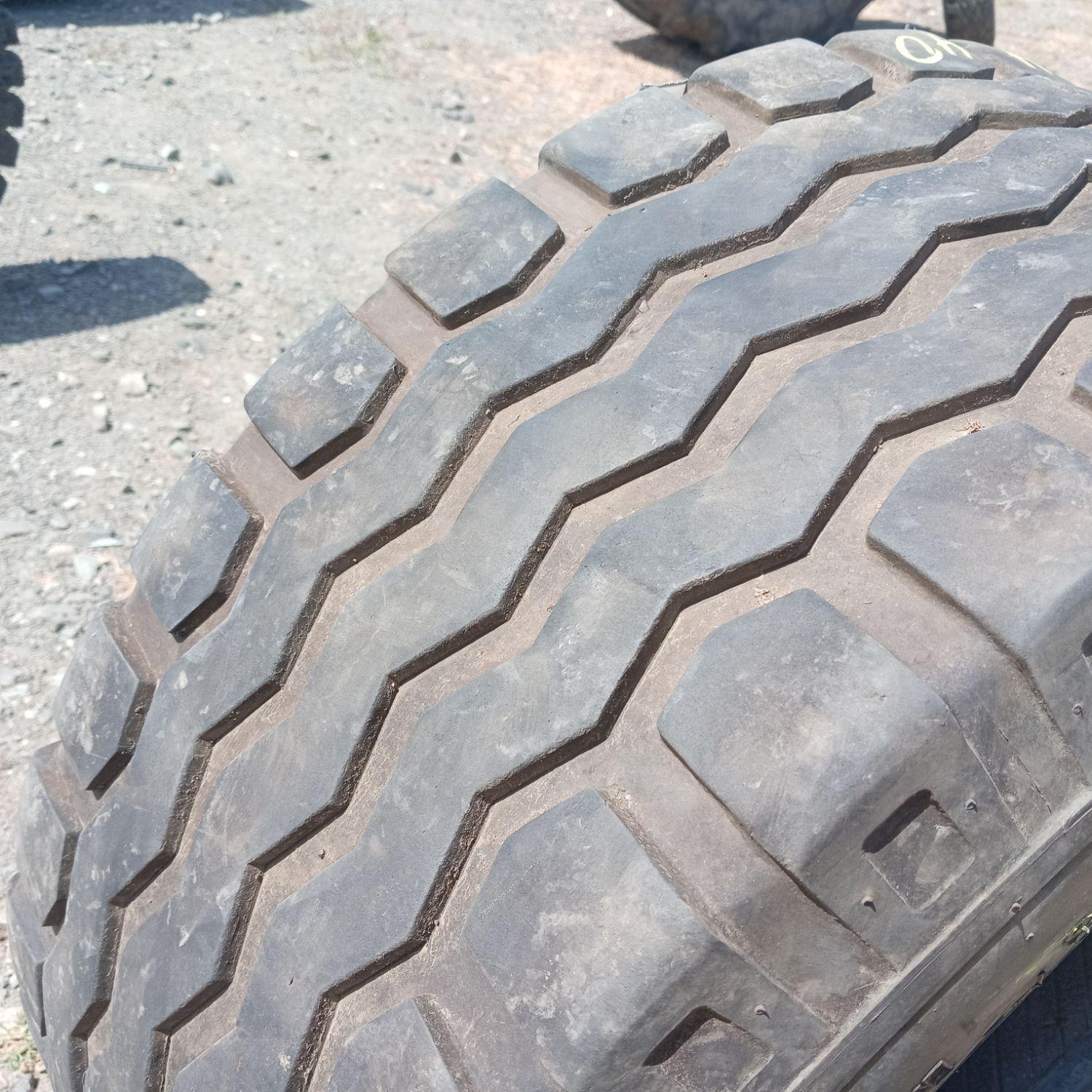  Cauciucuri 13.0/65-18 (325/65R18) Implement