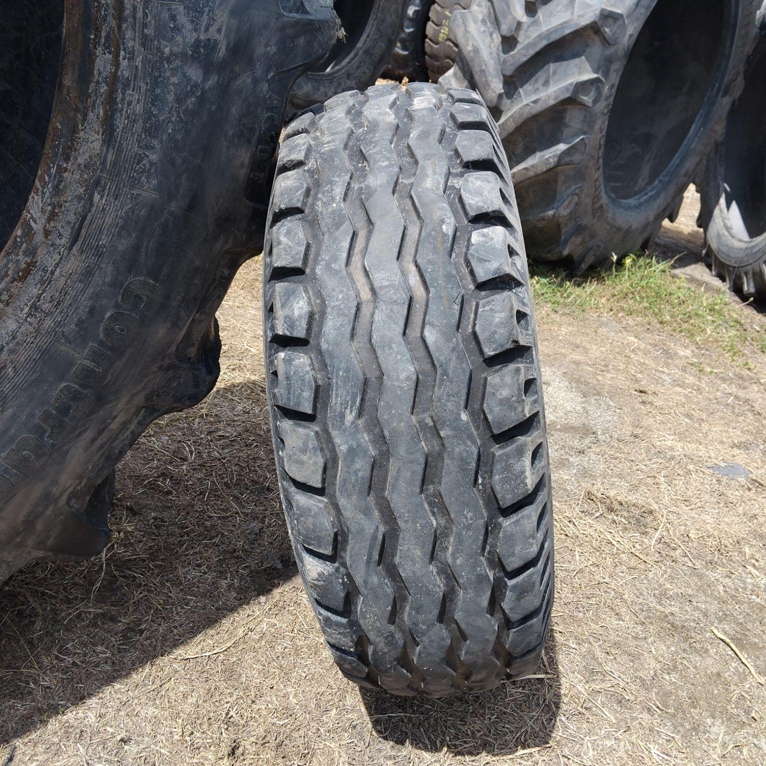  Cauciucuri 10.0/75-15.3 (260/70R15.3) Semperit