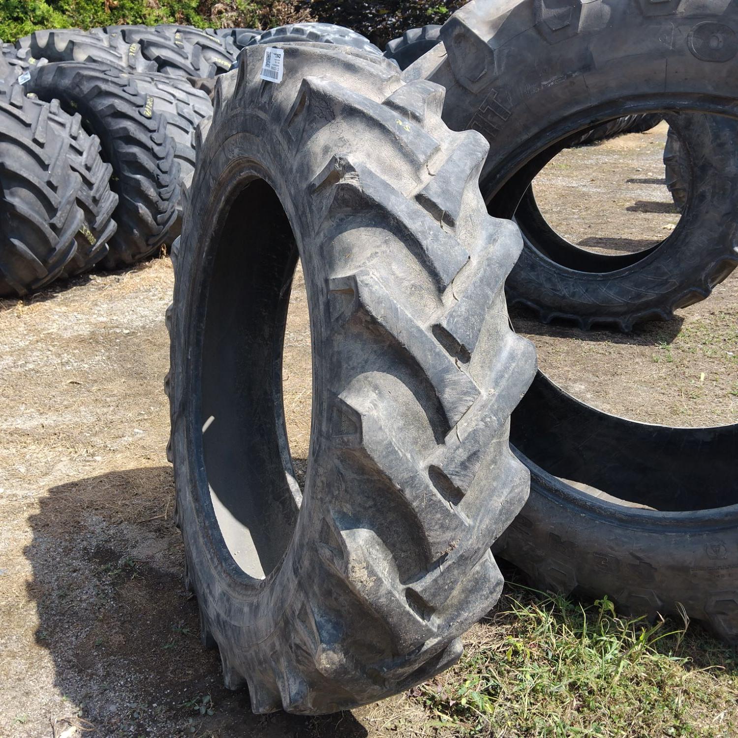  Cauciucuri 12.4-32 (320/85R32) Universal