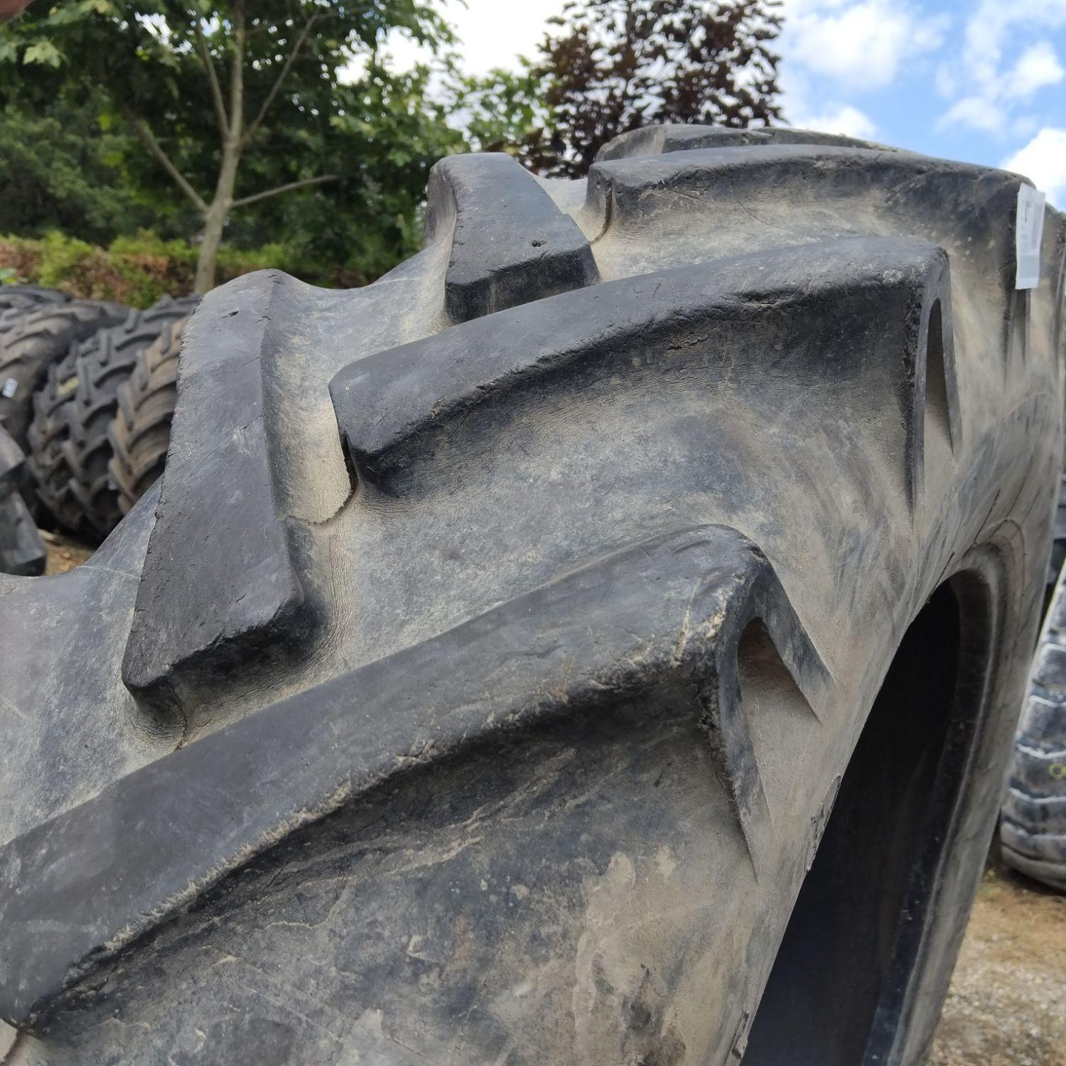  Cauciucuri 13.6-36 (340/85R36) Semperit