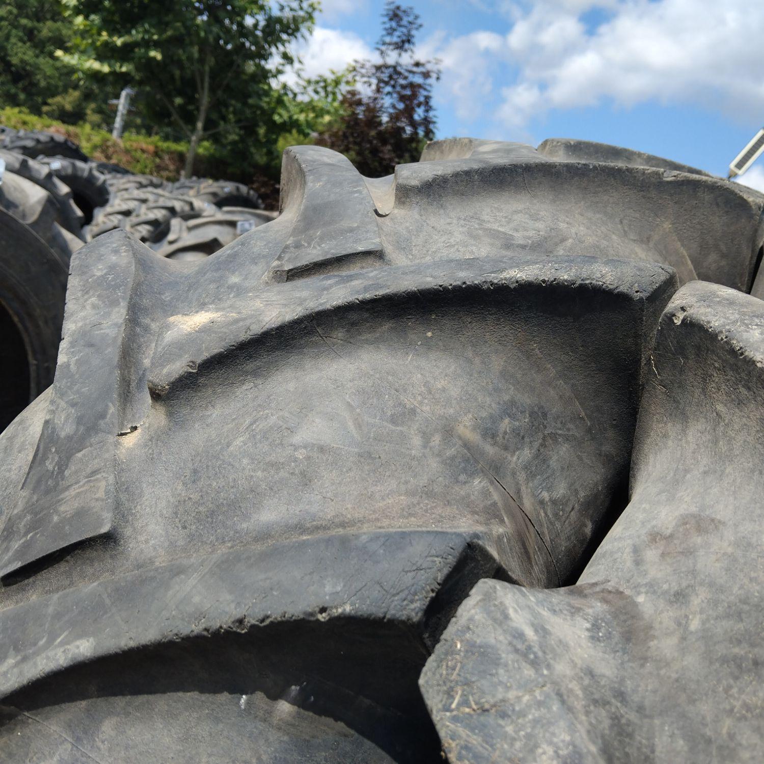  Cauciucuri 13.6-28 (340/85R28) Vredestein