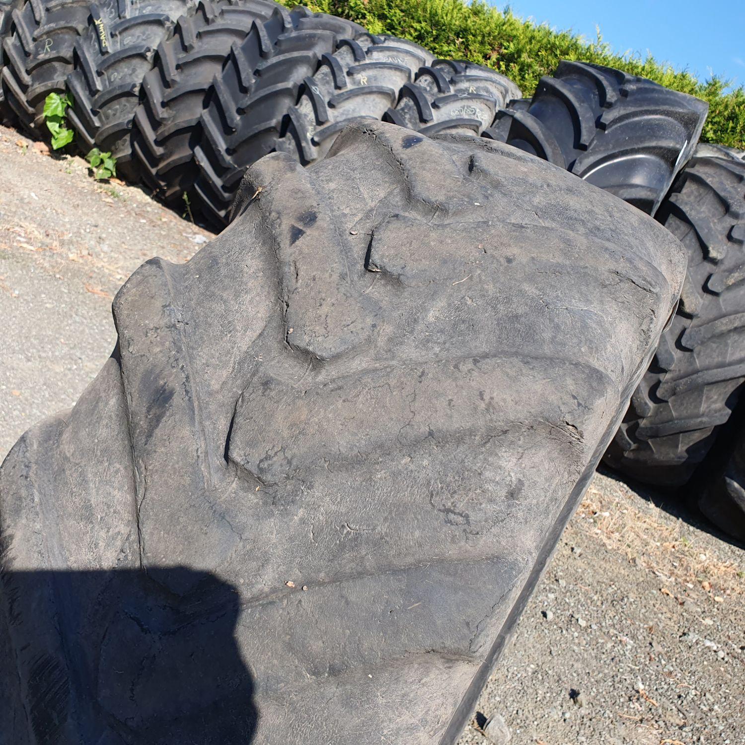  Cauciucuri 340/85R18  Michelin