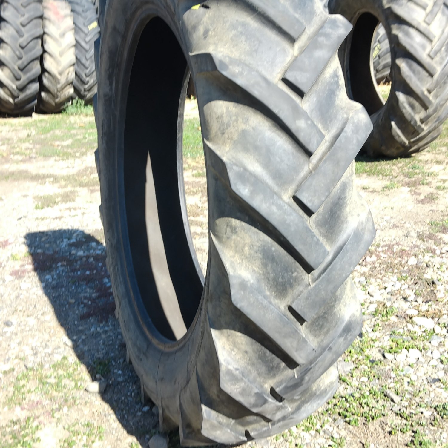 Anvelope 12.4-32 (320/85R32)  Cultor