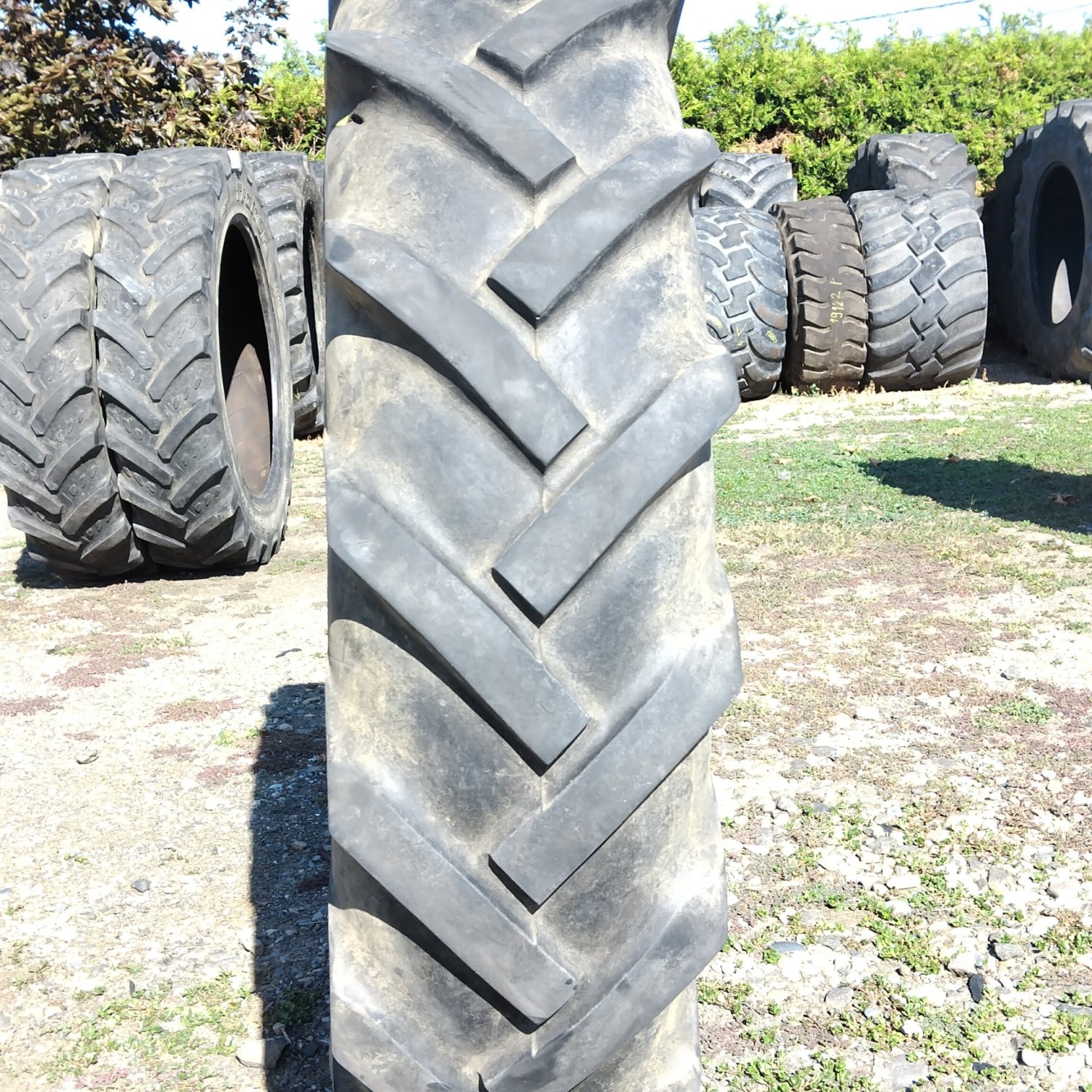 Anvelope 12.4-32 (320/85R32)  Cultor