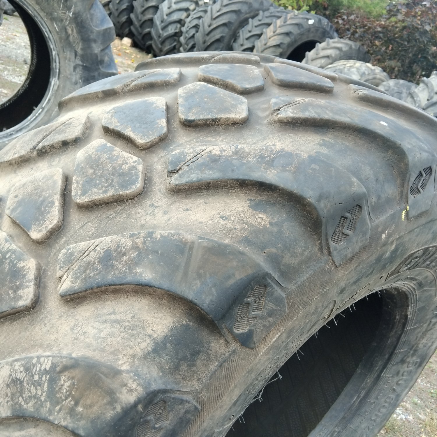  Cauciucuri 560/60R22.5  Gri