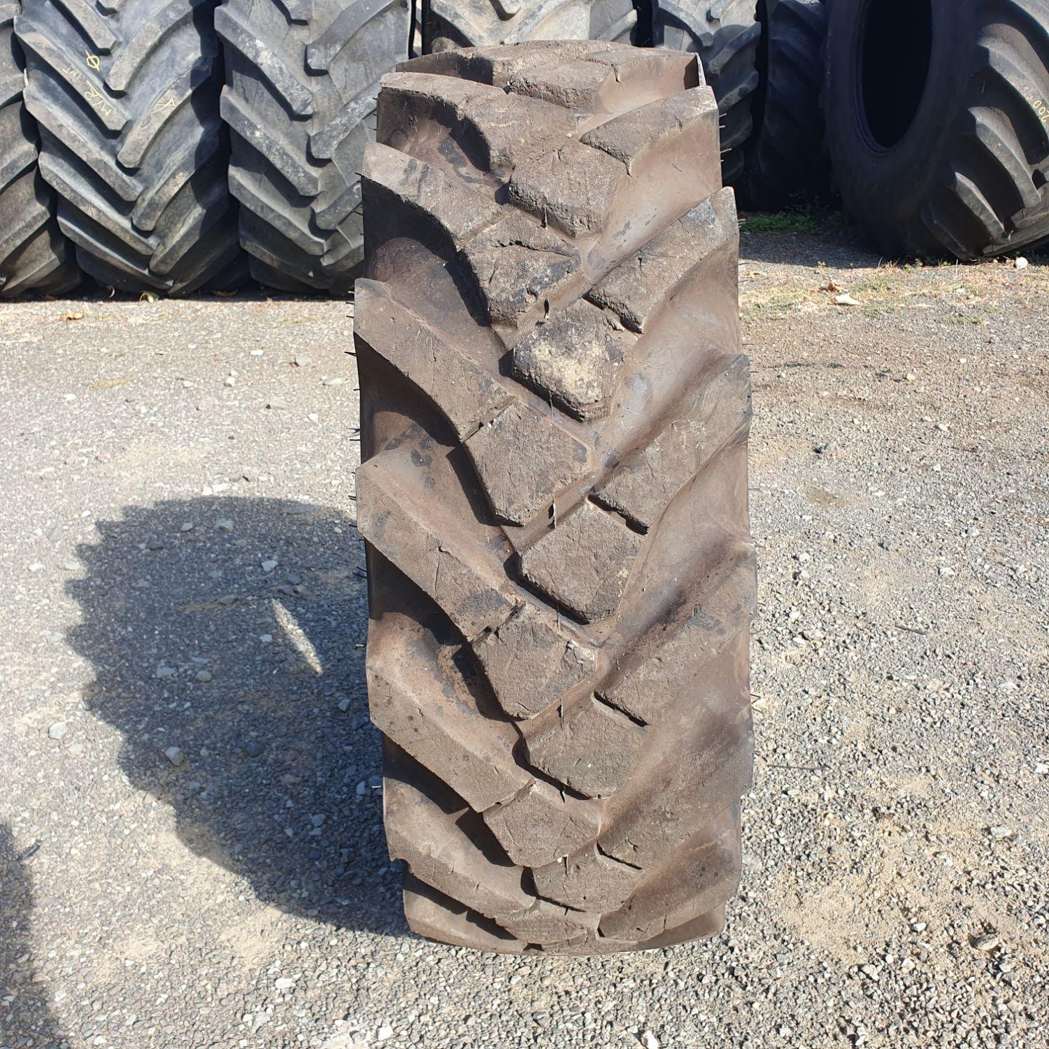  Cauciucuri 11.5/80-15.3  Bkt