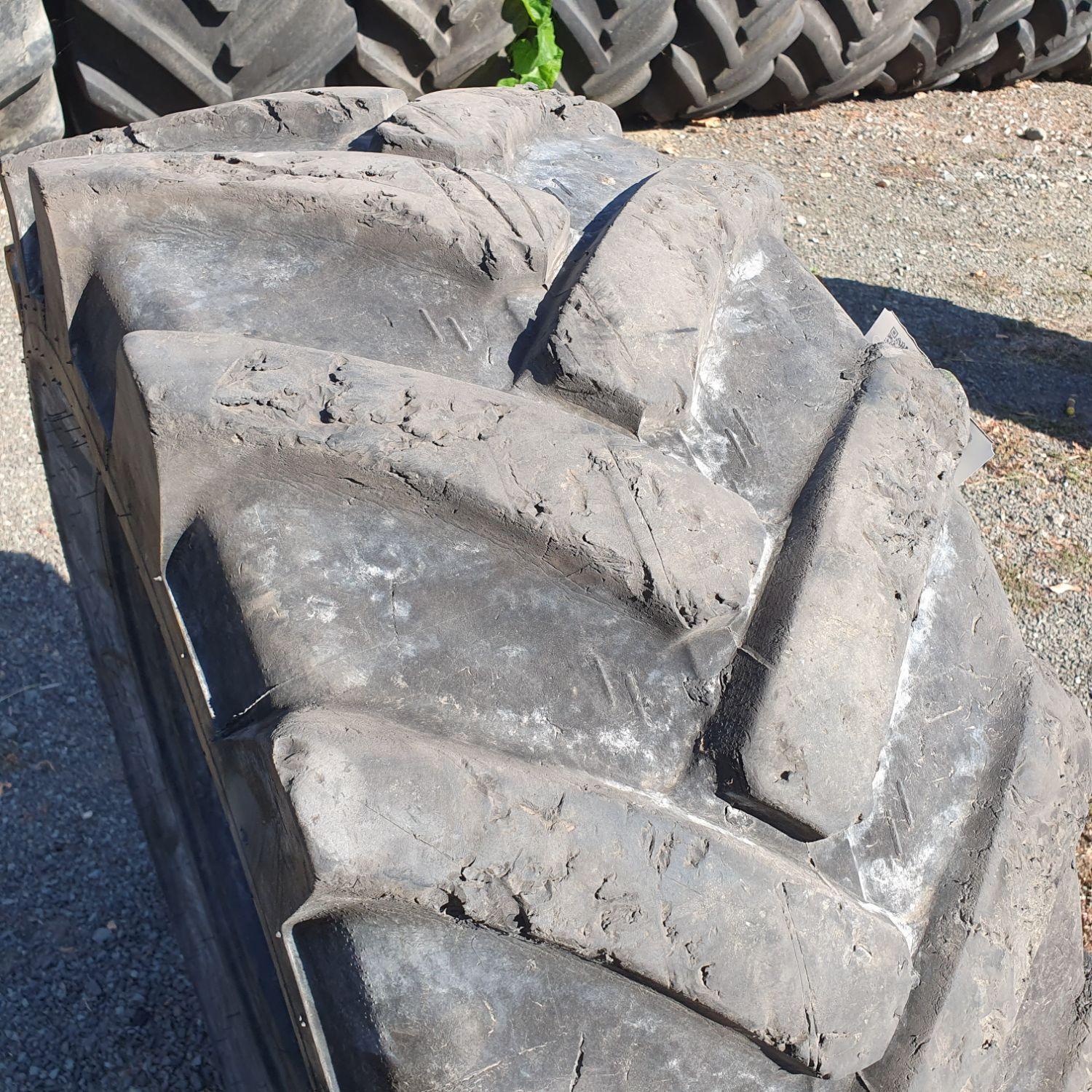  Cauciucuri 405/70-20 (16.0/70R20) Mitas
