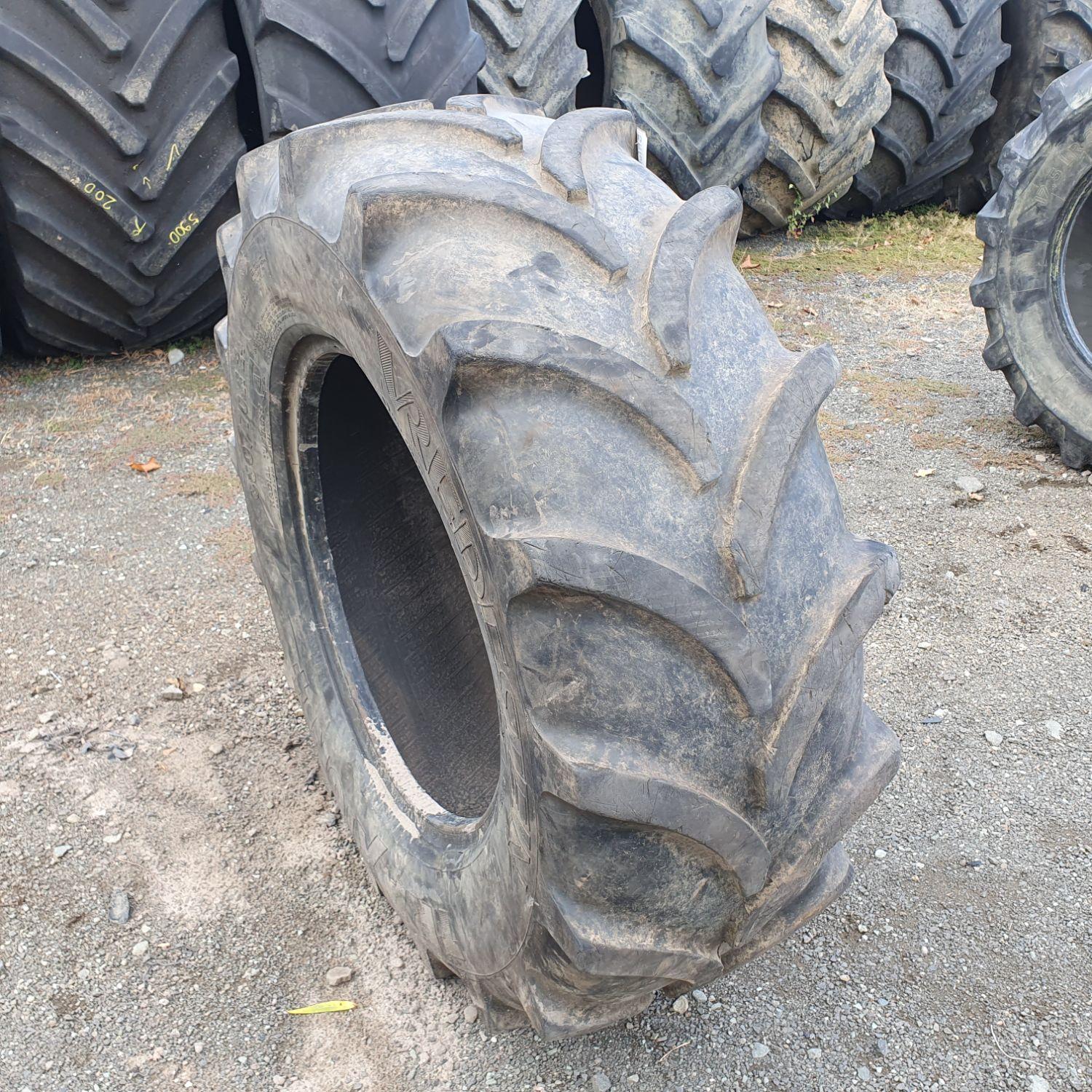  Cauciucuri 380/70R24  Vredestein